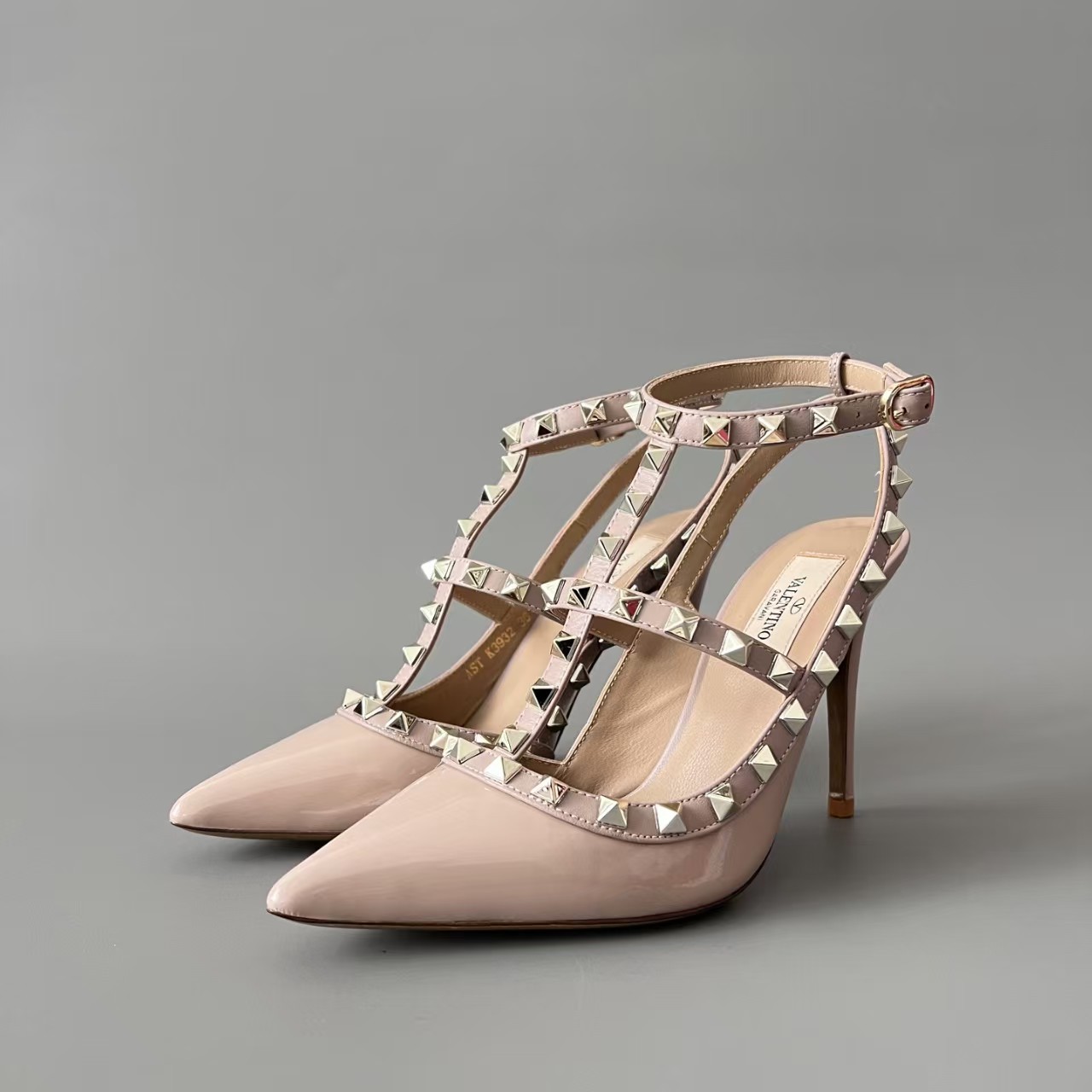 Rostud Valentino patent leather studded high heels