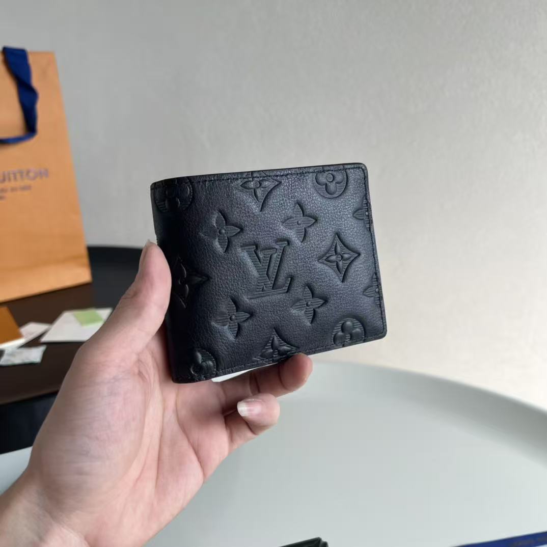 LV Wallet of High Quality