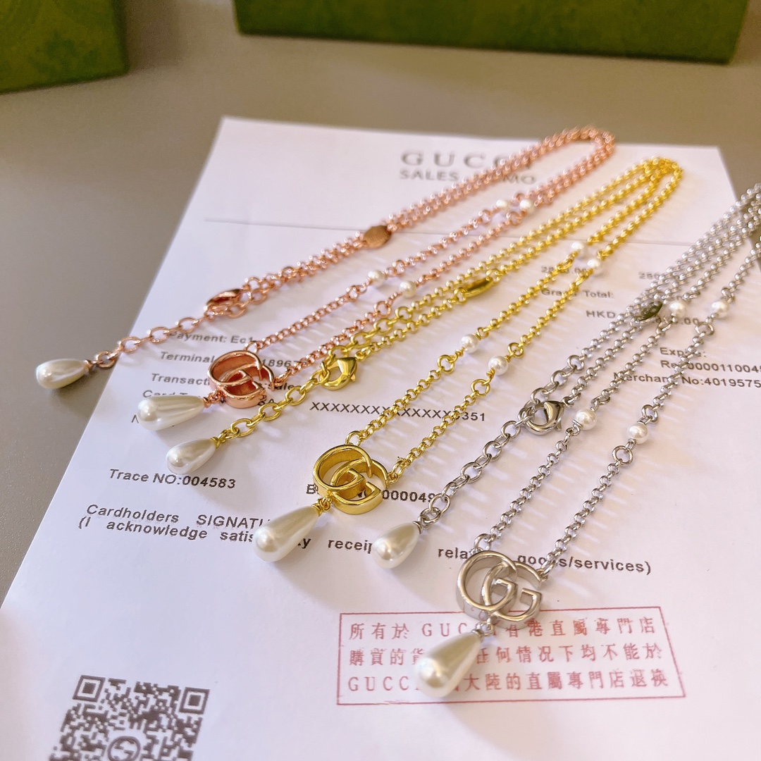 GUCCI Pearl Pendant Necklace