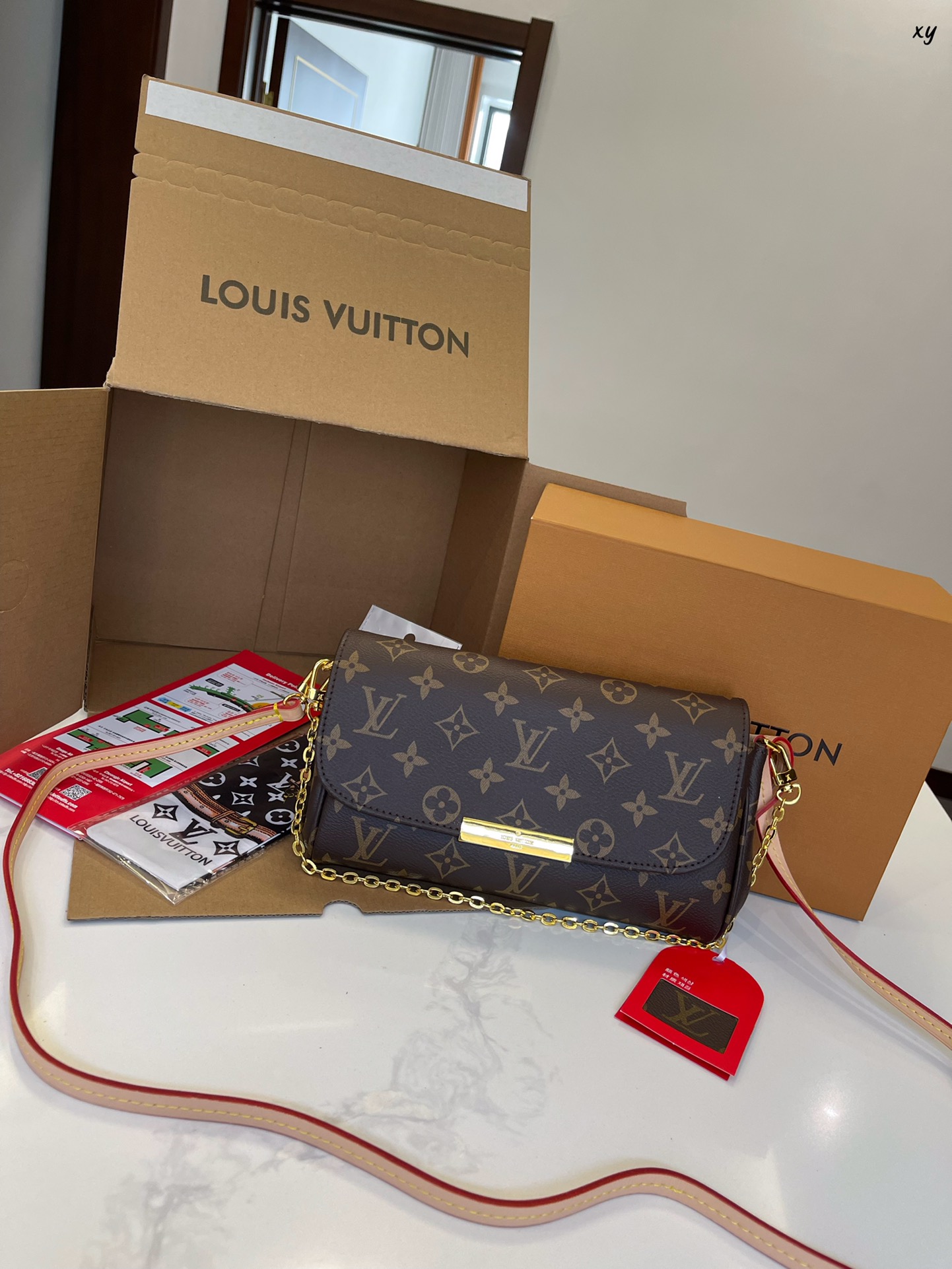 LV favorite chain bag