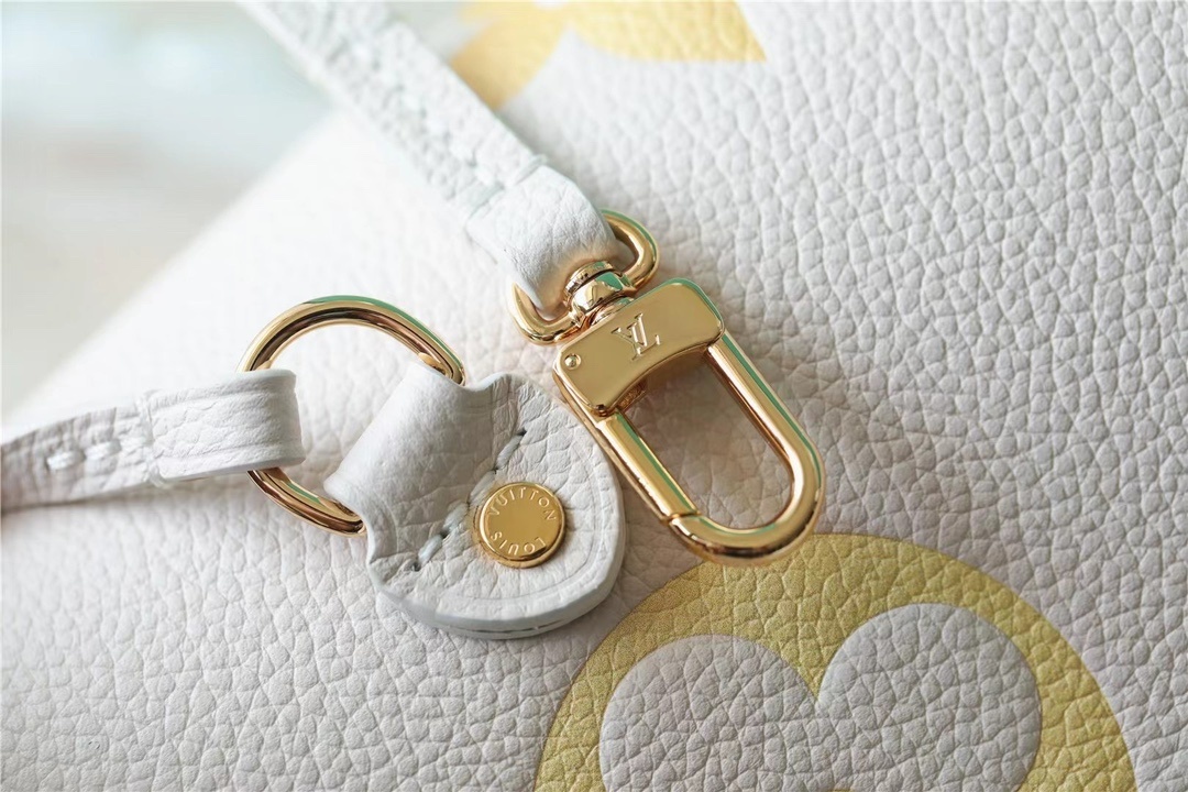 LV Gradient Shopping Bag 12A High-Quality Version