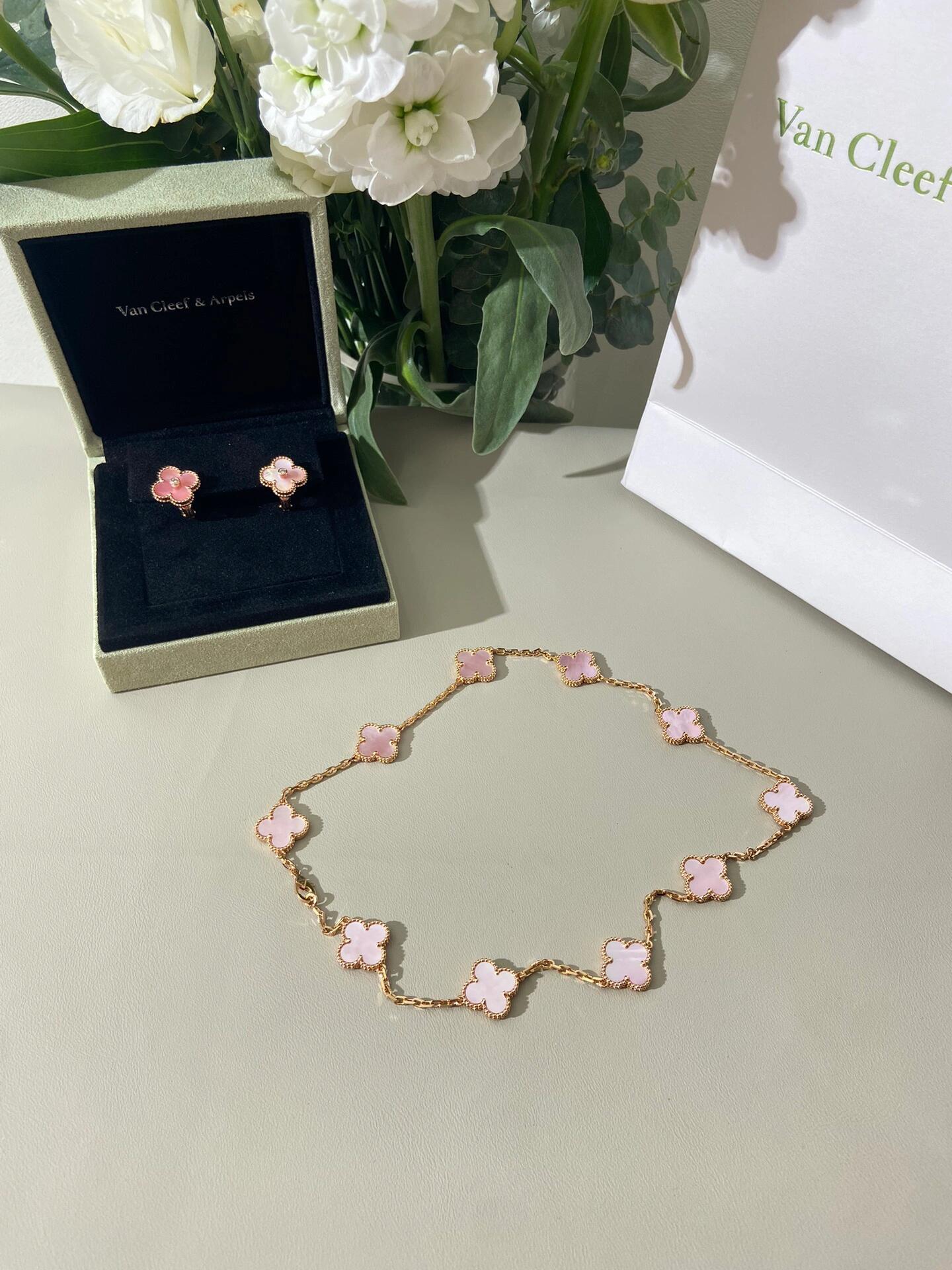 Van Cleef & Arpels four-leaf clover necklace