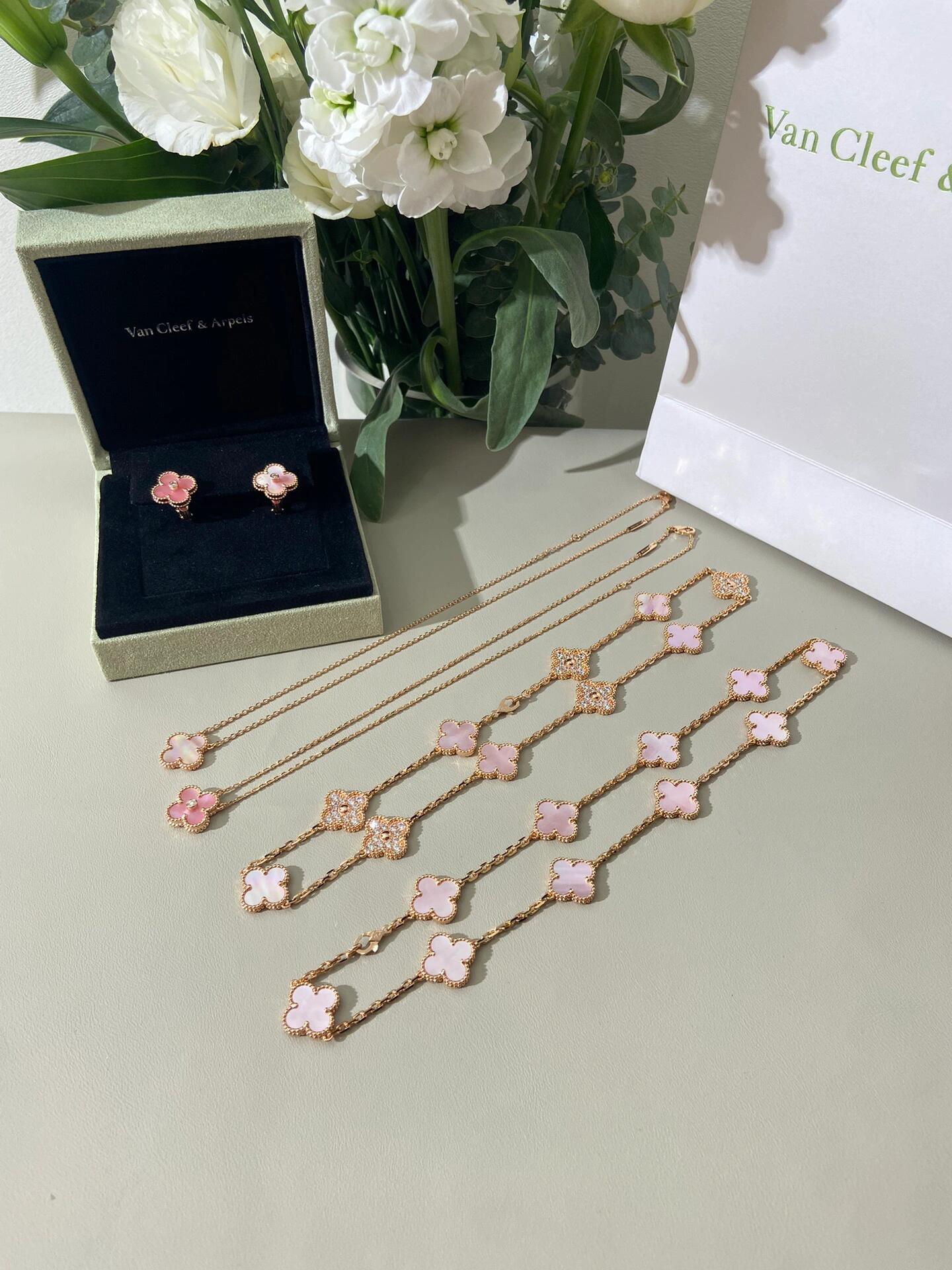 Van Cleef & Arpels four-leaf clover necklace