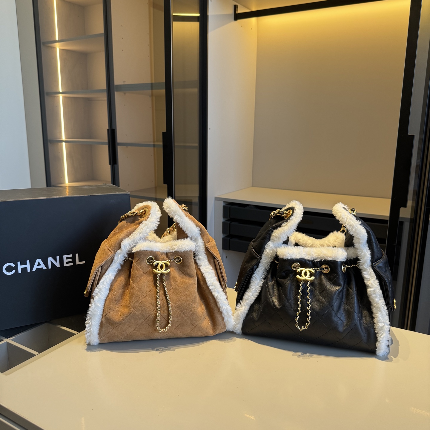 CHANEL 25 hobo bag