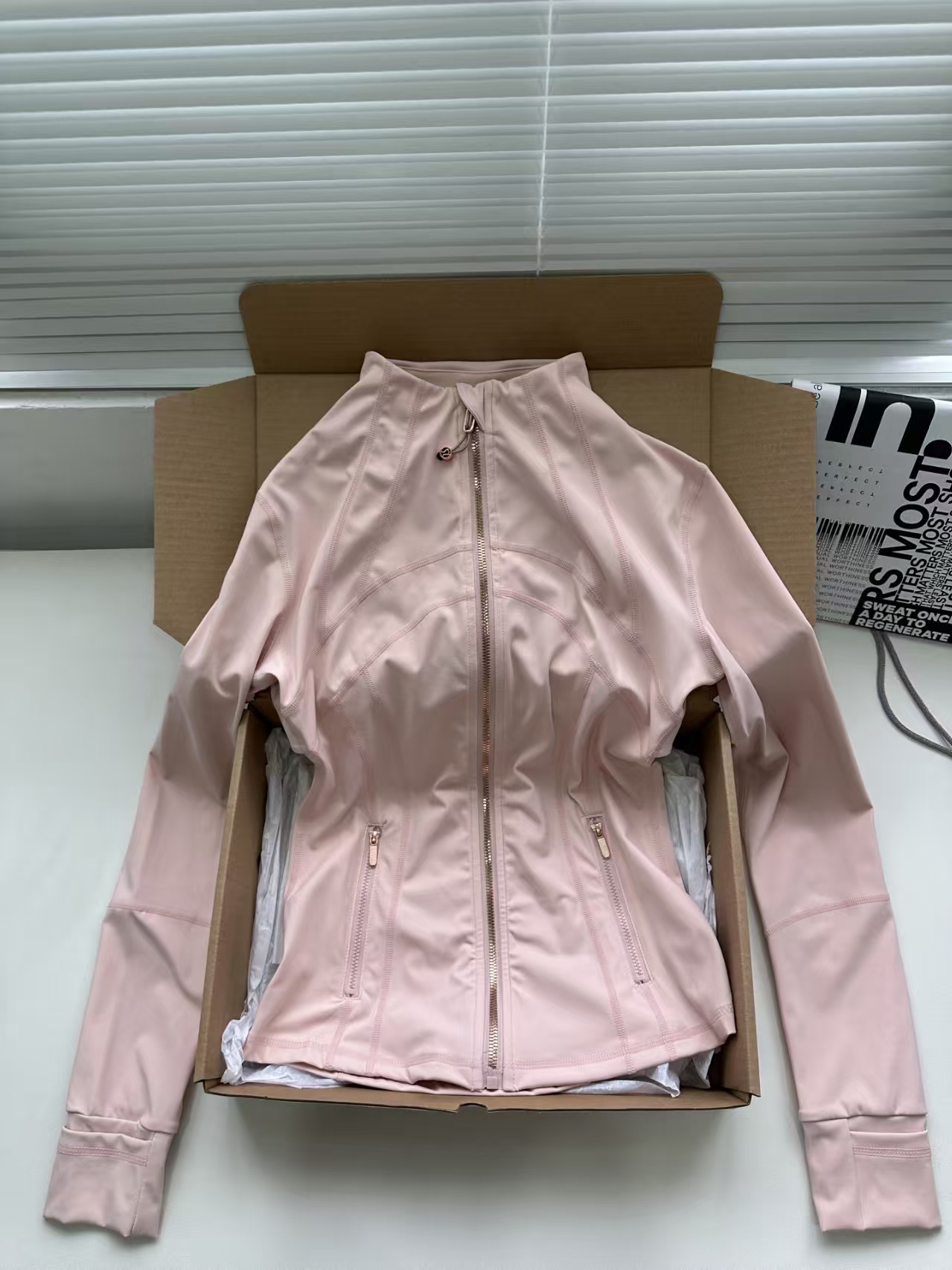 Lululemon high-end gold zipper yoga pants