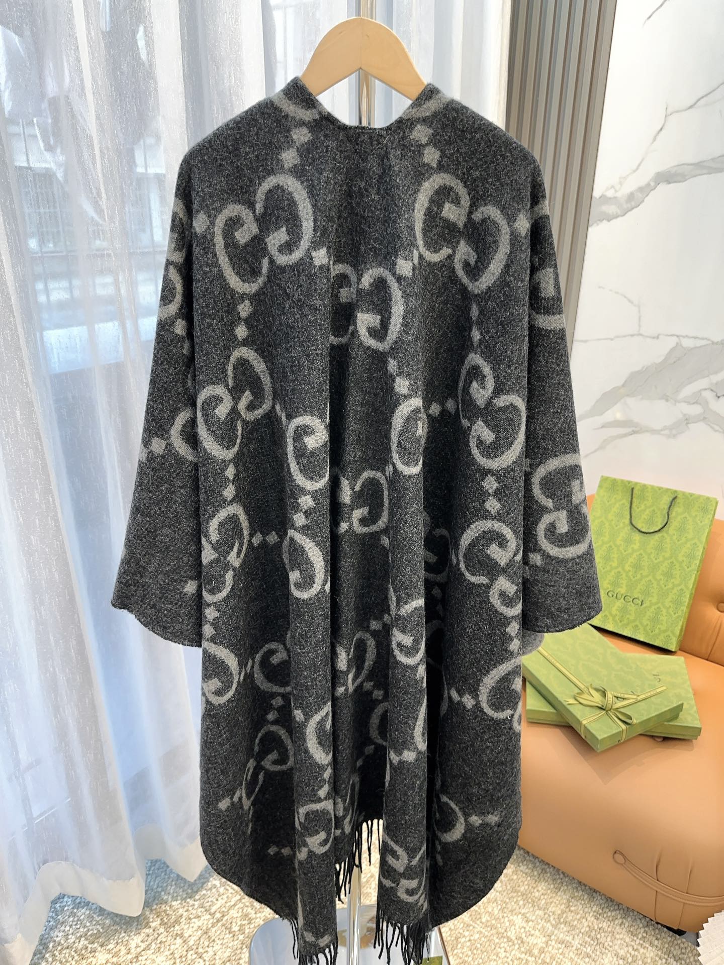 Gucci scarf, warm shawl + clothing + blanket, multi-functional