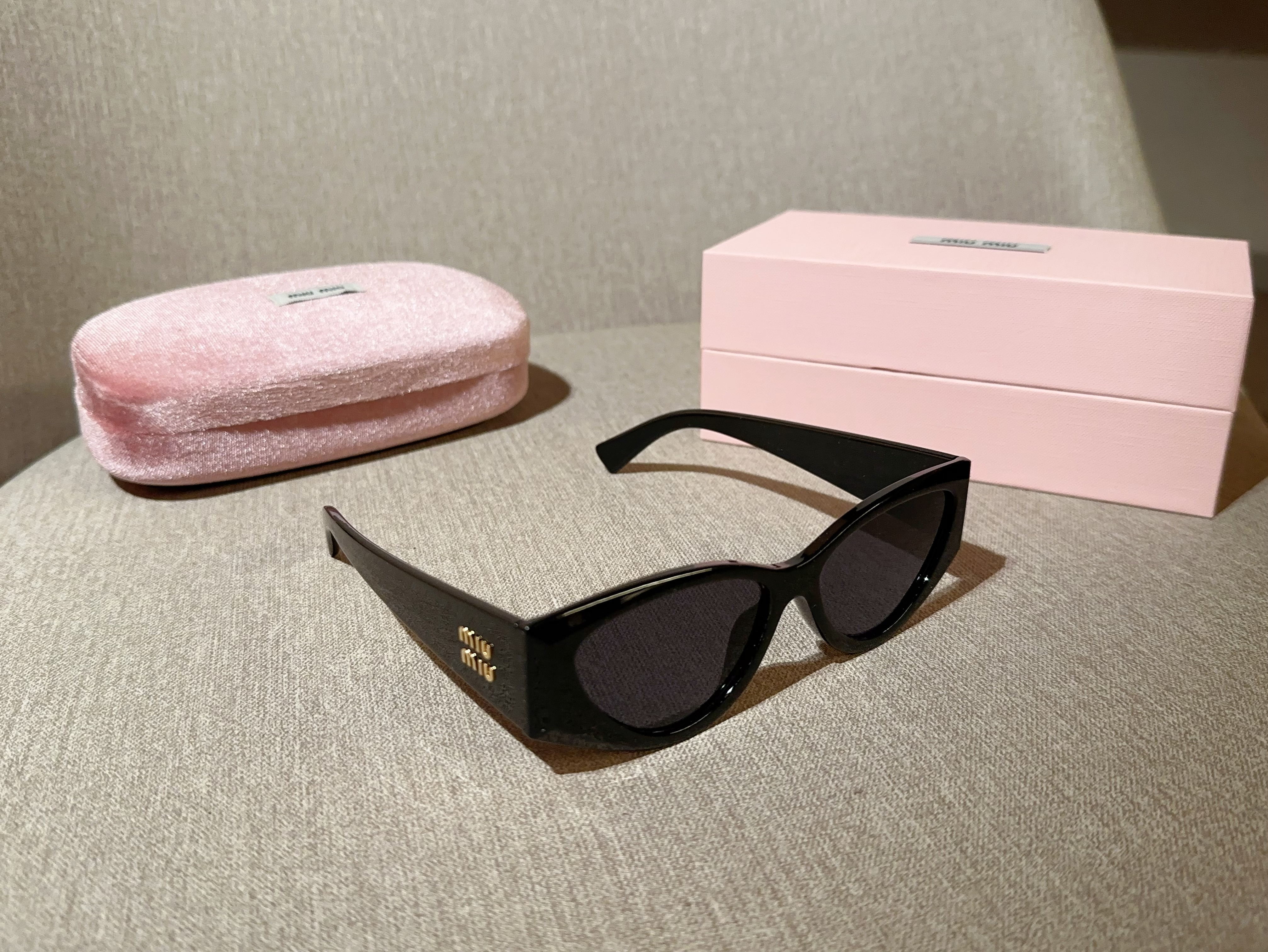 MIUMIU Sunglasses