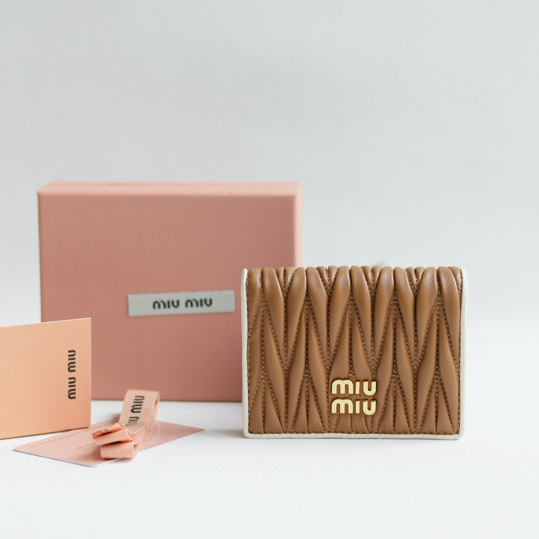 miumiu wallet