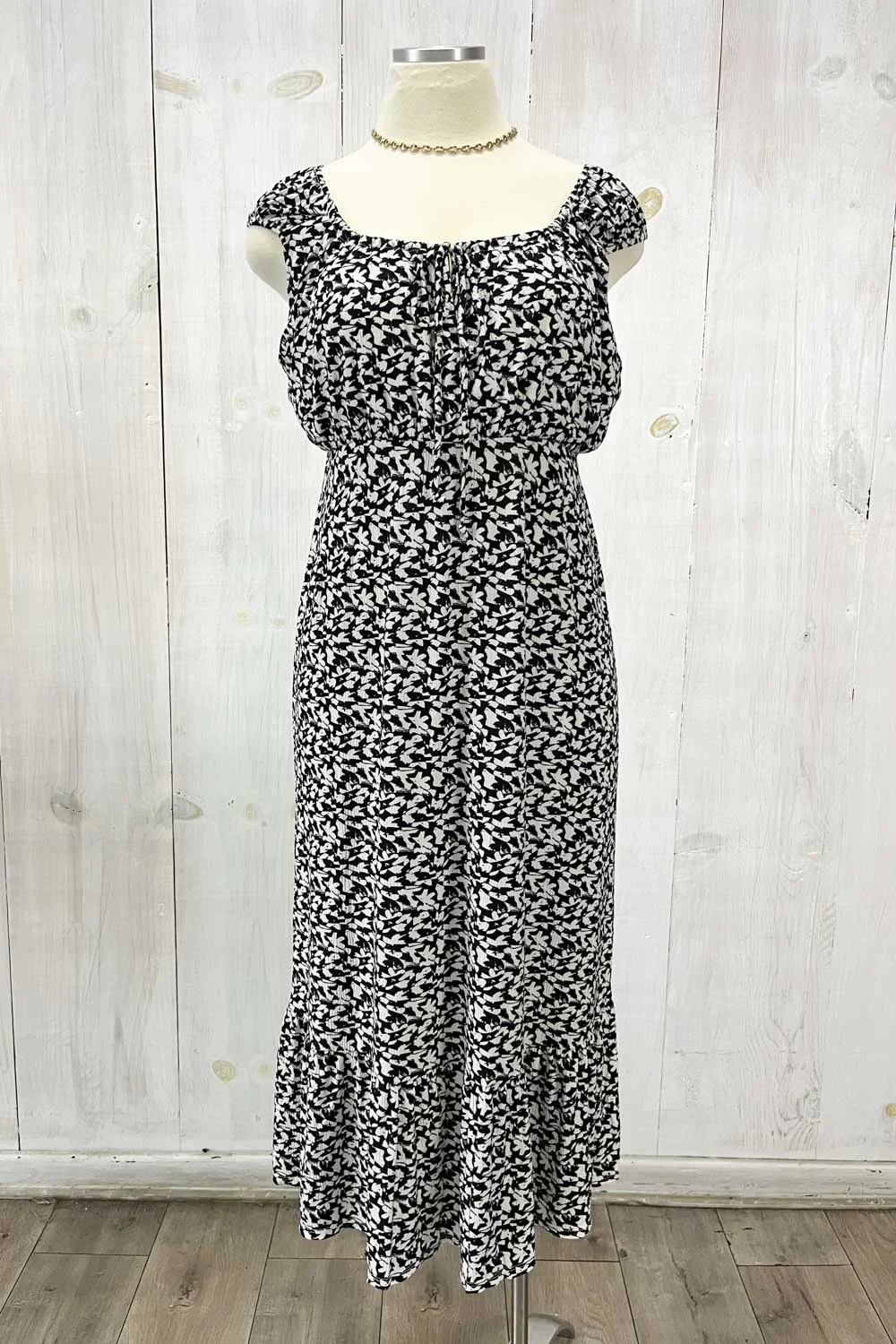 Plus Size Black White Abstract Print Off Shoulder Ruffle Sleeve Maxi Dress