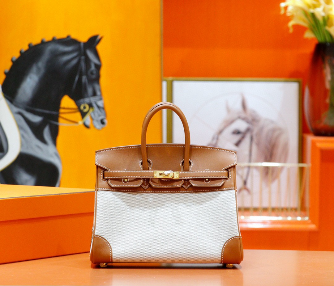 Hermes Birkin gold-brown Swift combination. Original canvas. Gold buttons. Fully hand-sewn. 25cm.