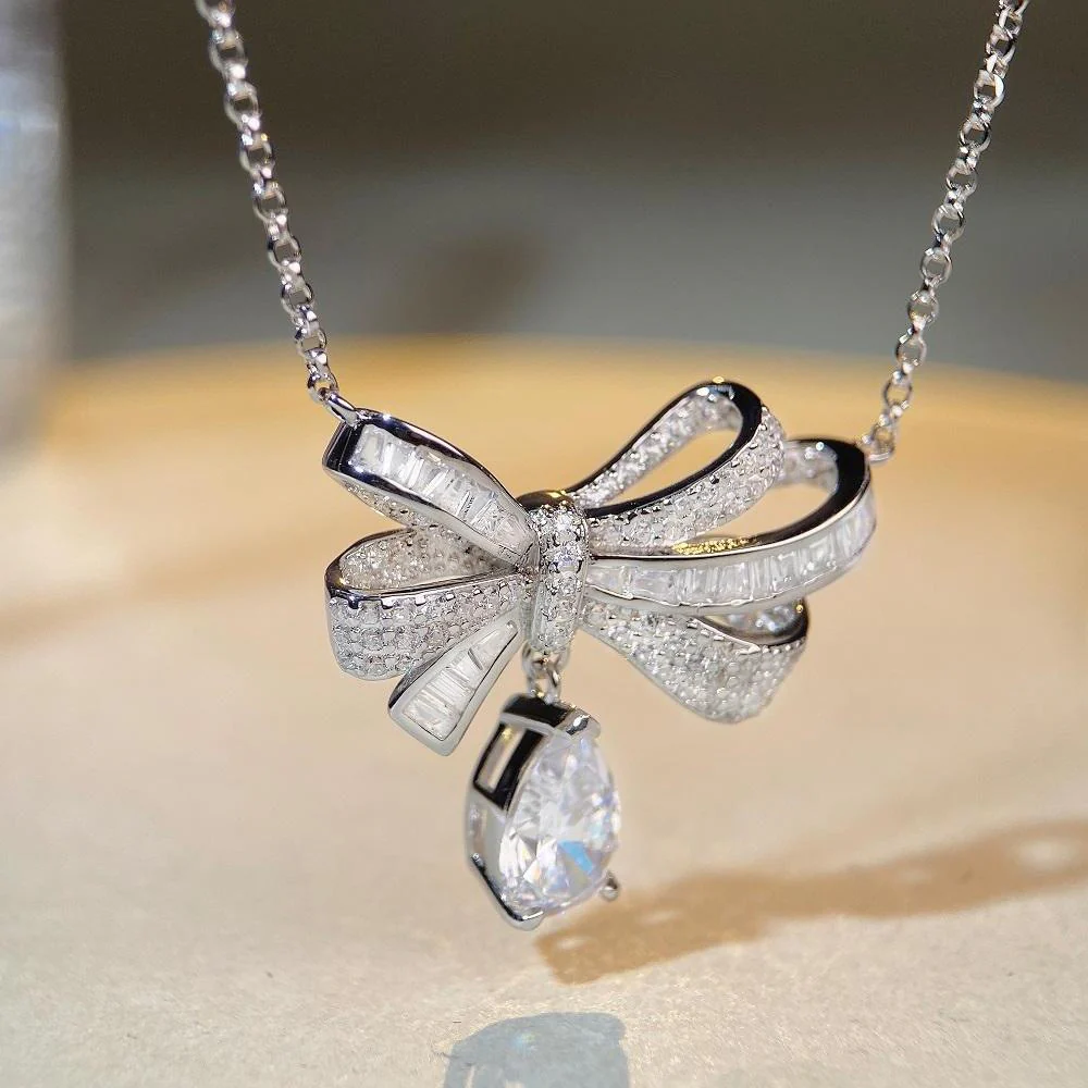 Bow necklace