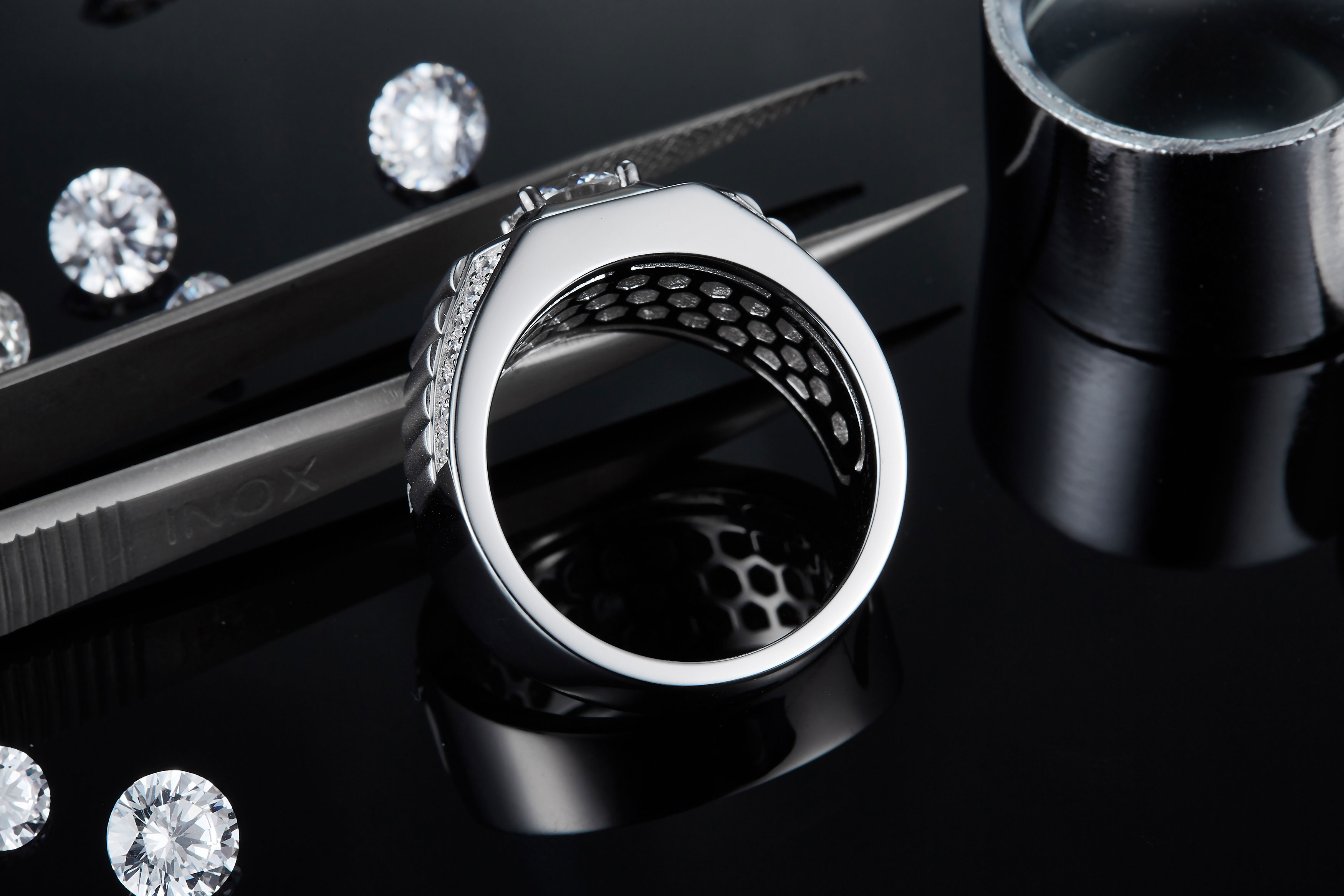 M83A S925 Silver Plated White Gold Moissan Diamond Men's Ring 1 Carat Grade D