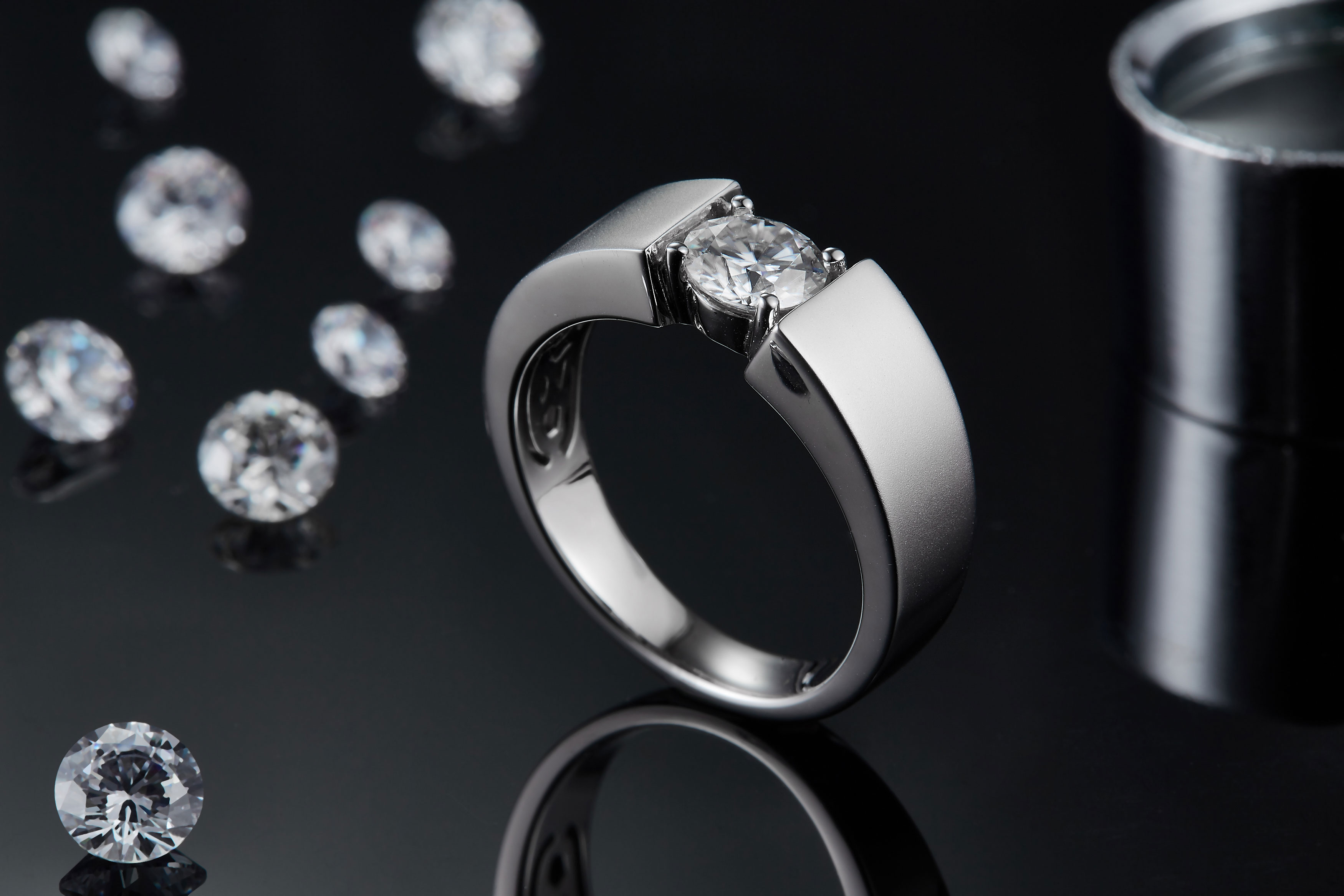 M82A S925 Silver Plated White Gold Moissan Diamond Men's Ring 1 Carat Grade D