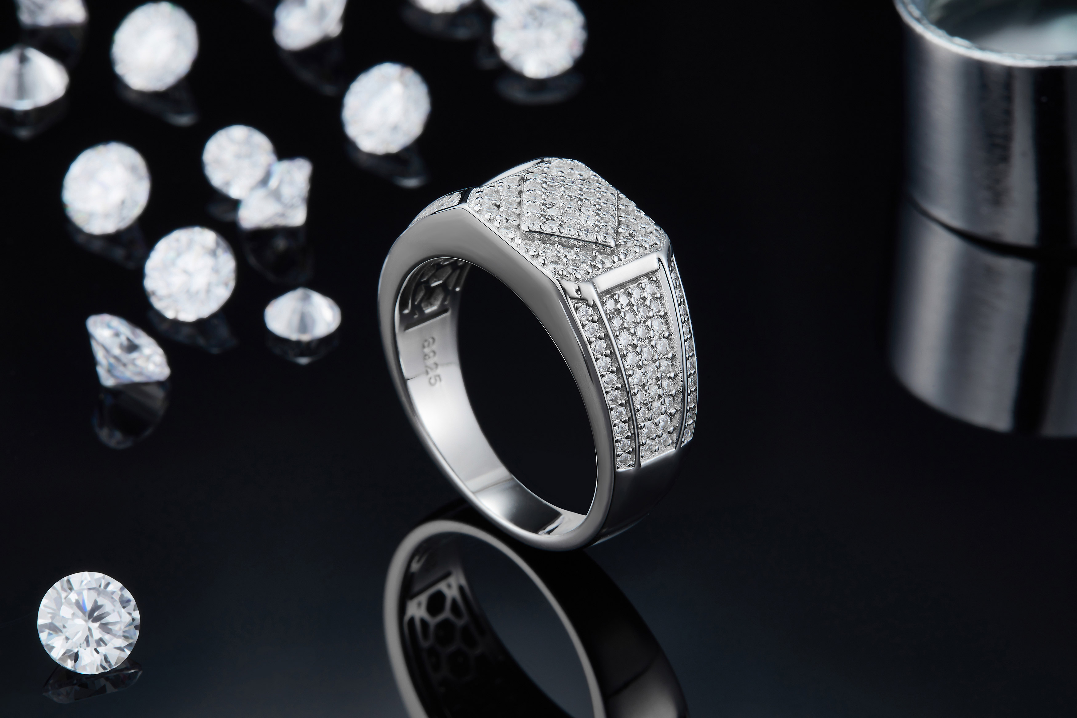 S925 silver plated white gold moissanite men's ring criolite D grade 0.94 carat