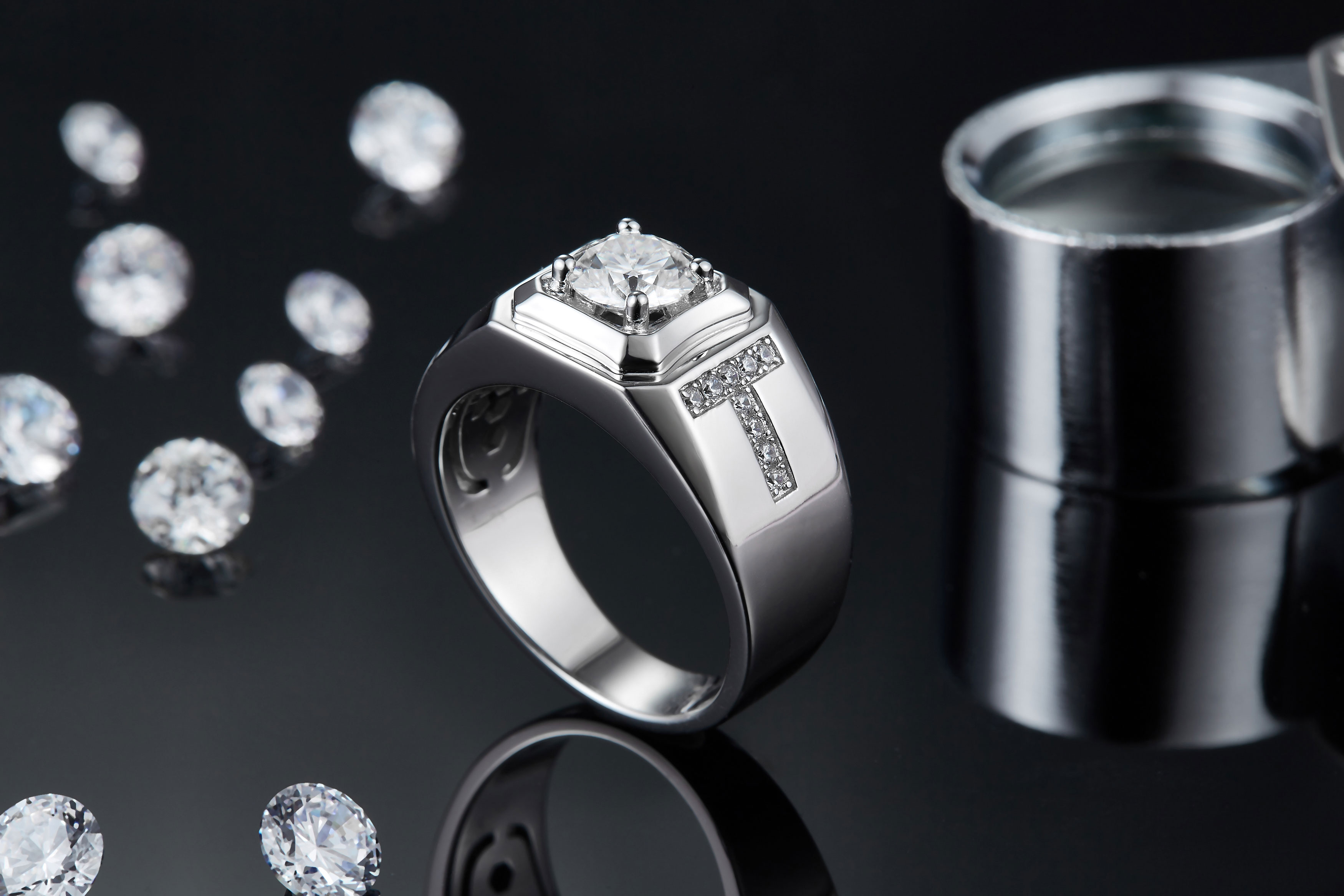 M85A S925 Silver Plated White Gold Moissan Diamond Men's Ring 1 Carat Grade D