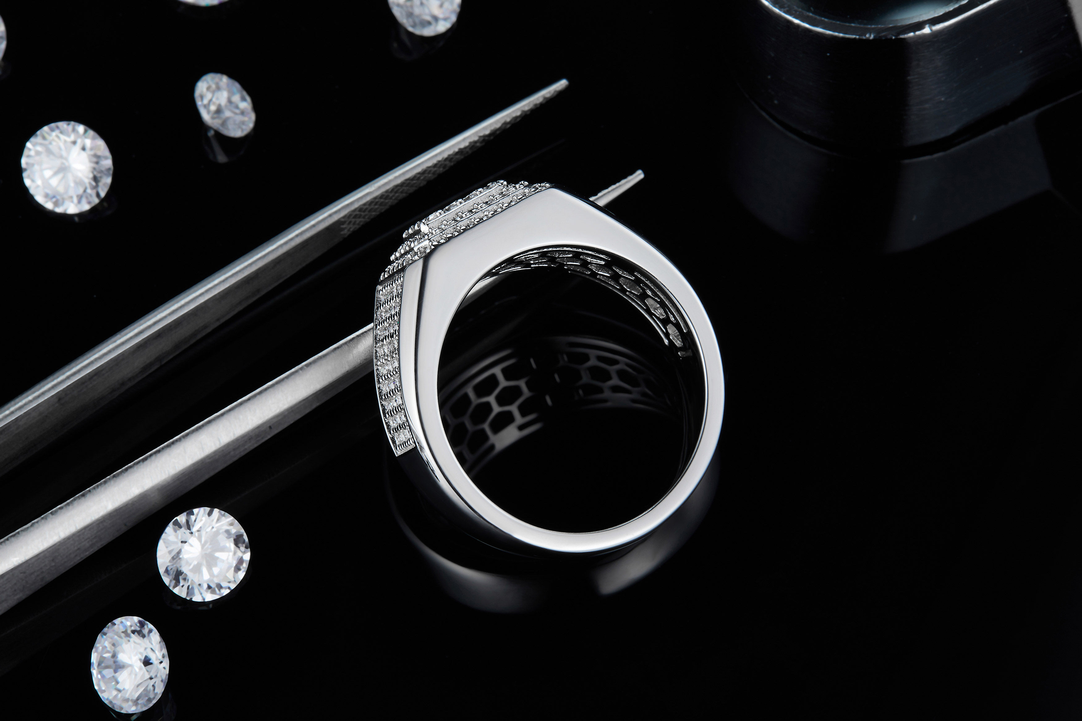 S925 silver plated white gold moissanite men's ring criolite D grade 0.84 carat