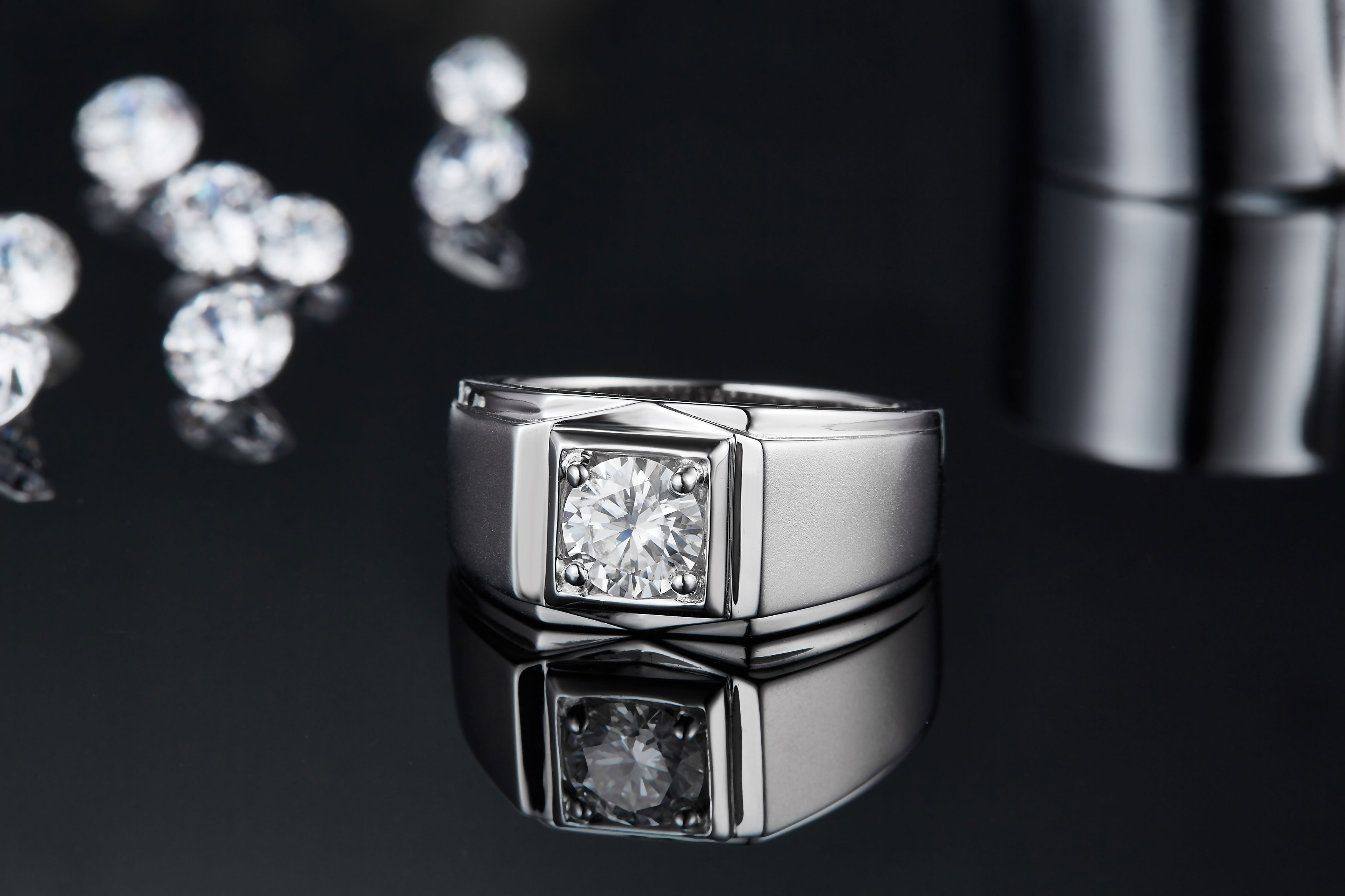 M72A S925 Silver Plated White Gold Moissan Diamond Men's Ring 1 Carat Grade D