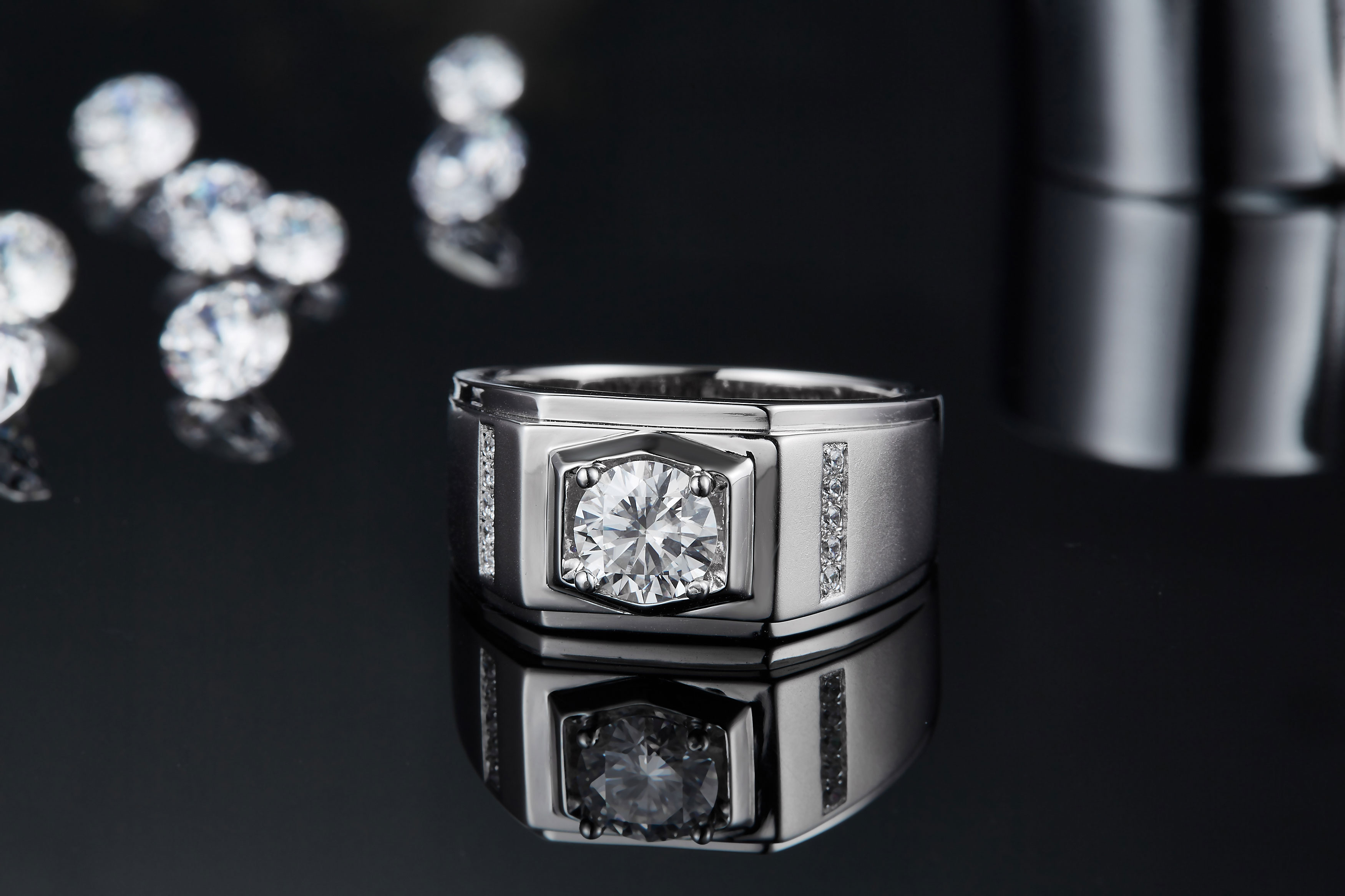 M79A S925 Silver Plated White Gold Moissan Diamond Men's Ring 1 Carat Grade D