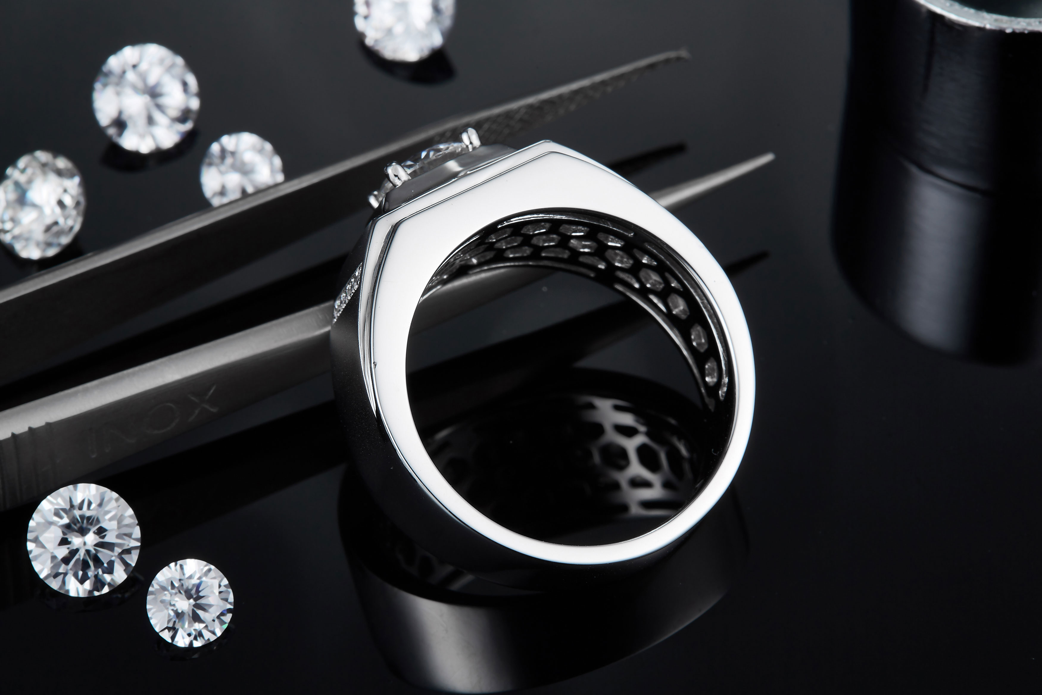 M79A S925 Silver Plated White Gold Moissan Diamond Men's Ring 1 Carat Grade D