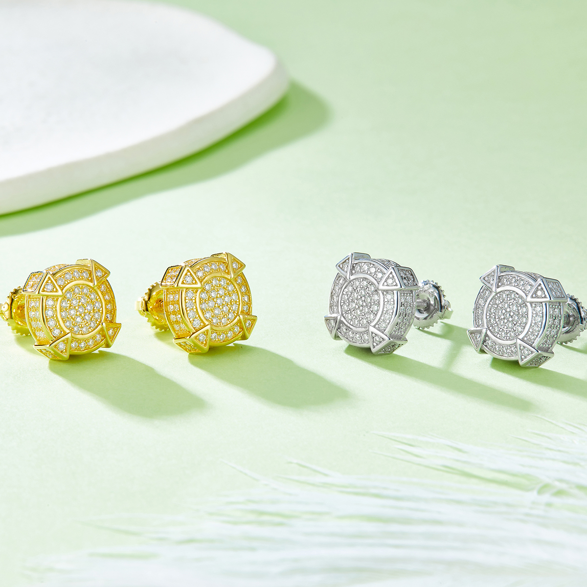 Round Pointed Post S925 Silver Earrings with Threaded Moissan Diamond Criolite D Grade 0.83CT