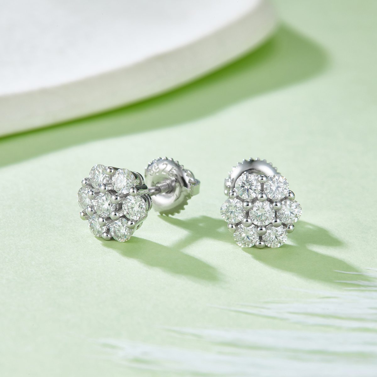 Round Plum Blossom S925 Silver Earrings with Threaded Moissan Diamond Criolite D Grade 0.84CT