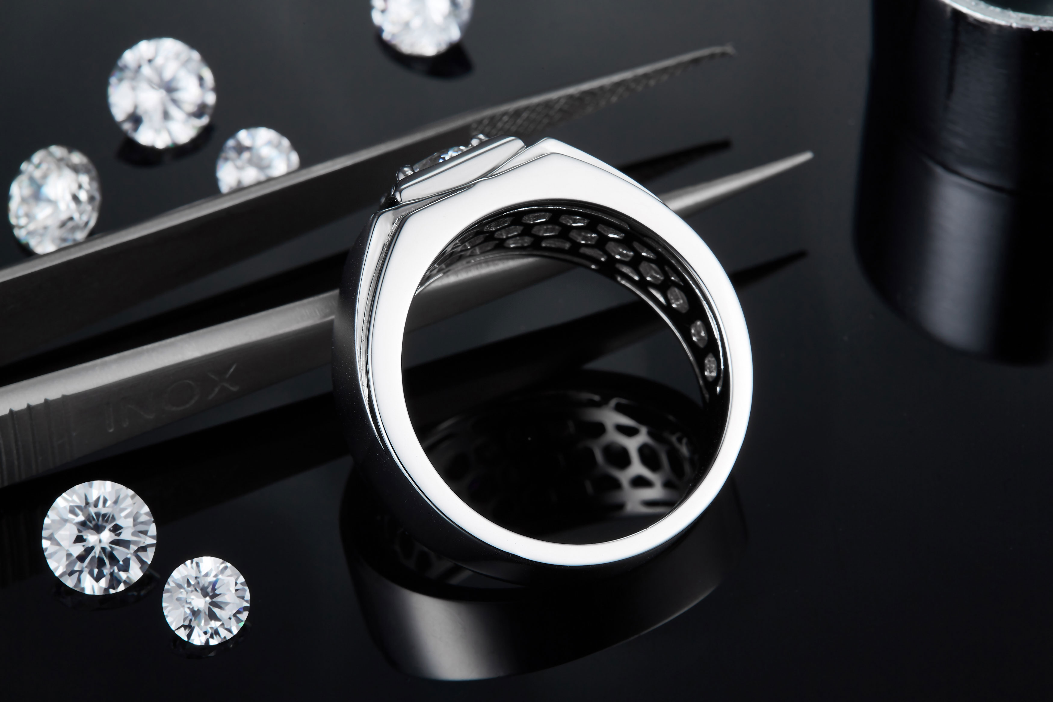 M72A S925 Silver Plated White Gold Moissan Diamond Men's Ring 1 Carat Grade D