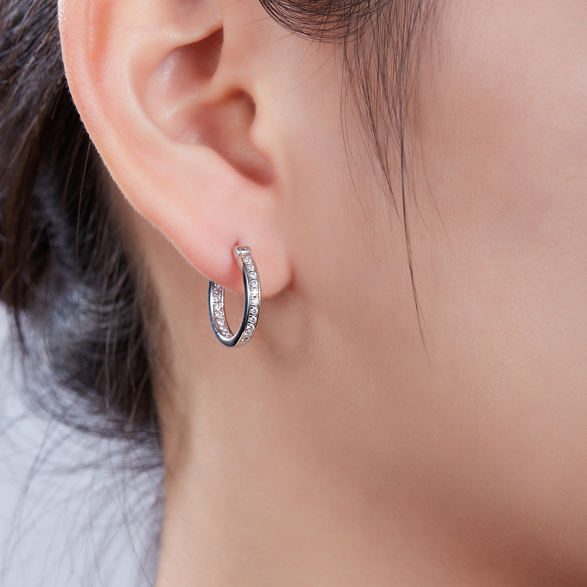 S925 Silver Moissan Diamond Grade D 0.3CT Single Row Halves Earrings    K004A