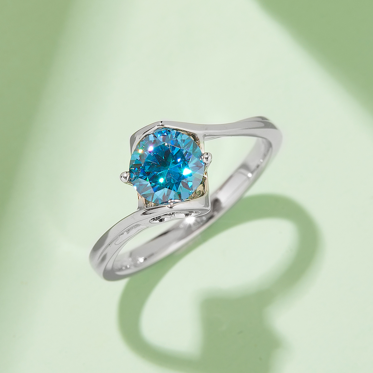 Twisted Arm Classic Angel's Kiss S925 Silver Plated White Gold Moissan Diamond Women's Ring 1 Carat Grade D