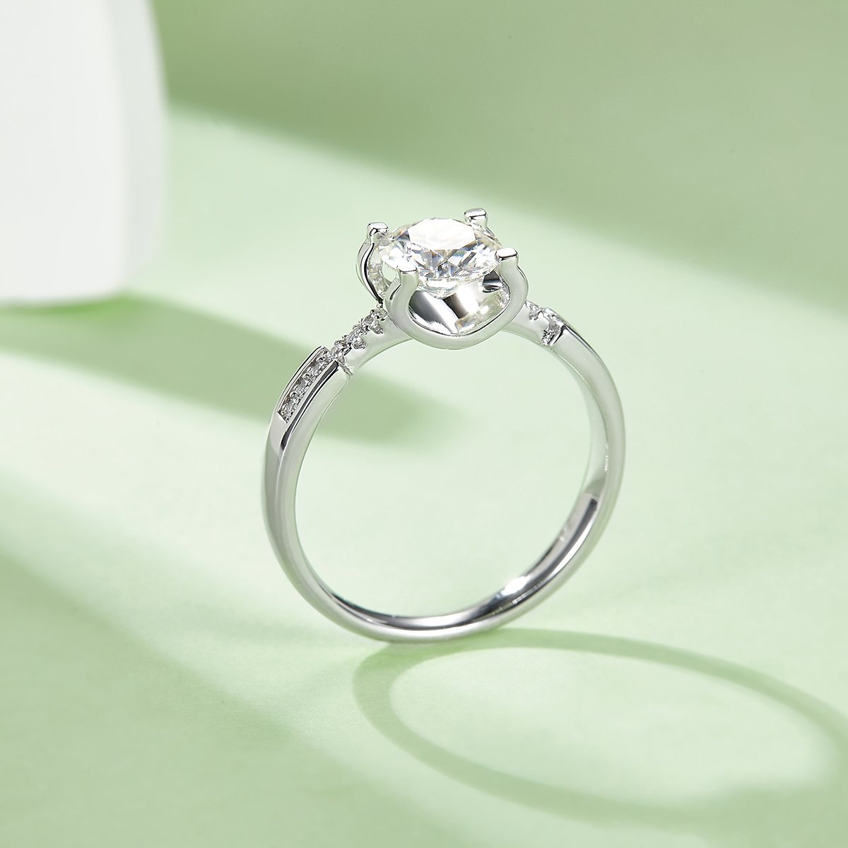 Straight arm micro-set cow head small waist S925 silver plated white gold moissanite diamond women's ring 1 carat D grade