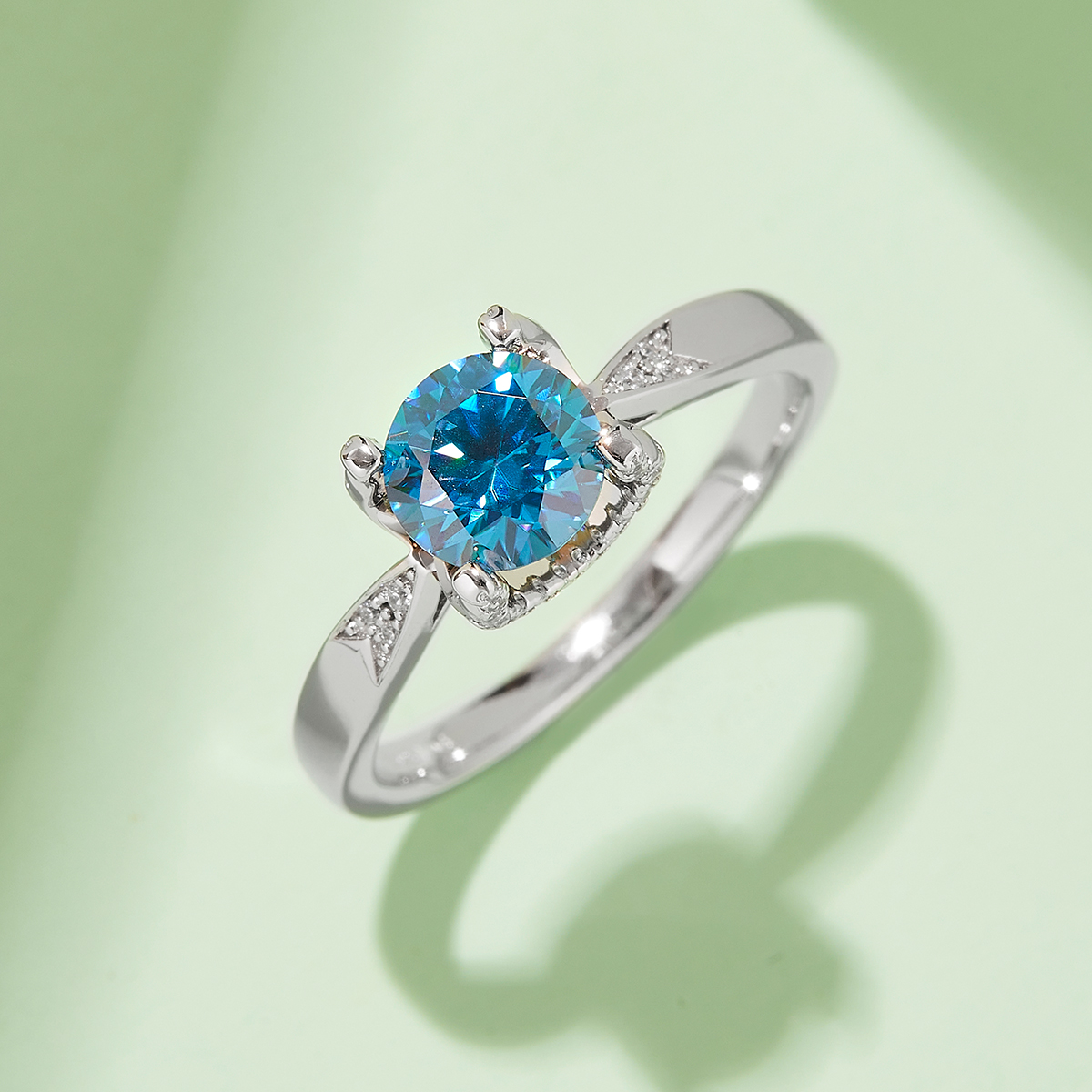 Straight Arm V-Face Micro-Set Bullhead S925 Silver Plated White Gold Moissan Diamond Women's Ring 1 Carat D