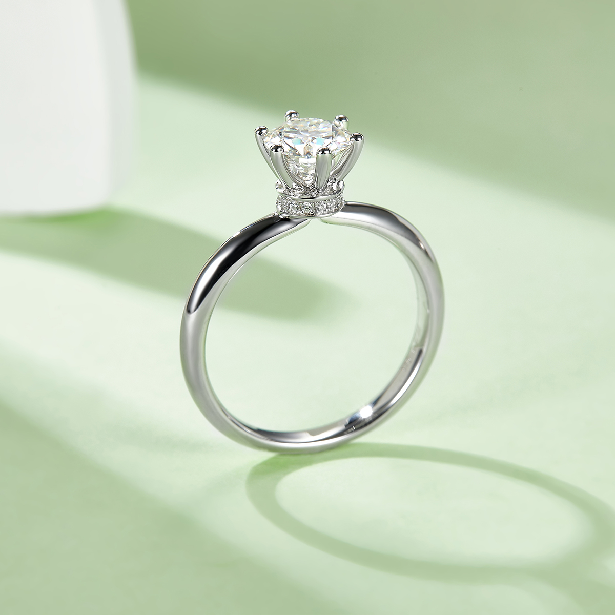 Straight Arm Claw-set Necklace