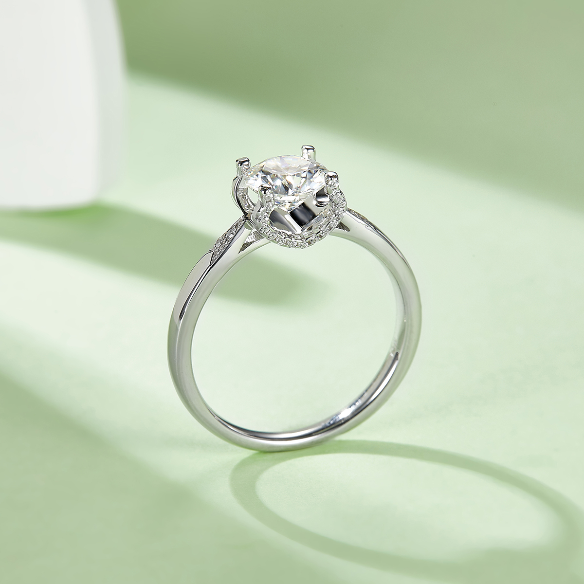 Straight Arm V-Face Micro-Set Bullhead S925 Silver Plated White Gold Moissan Diamond Women's Ring 1 Carat D