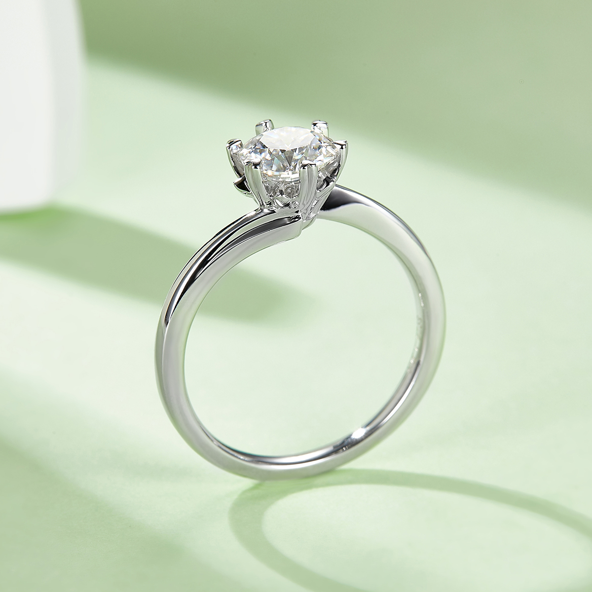 Twisted Arm Classic Snowflake S925 Silver Plated White Gold Moissan Diamond Women's Ring 1 Ct D