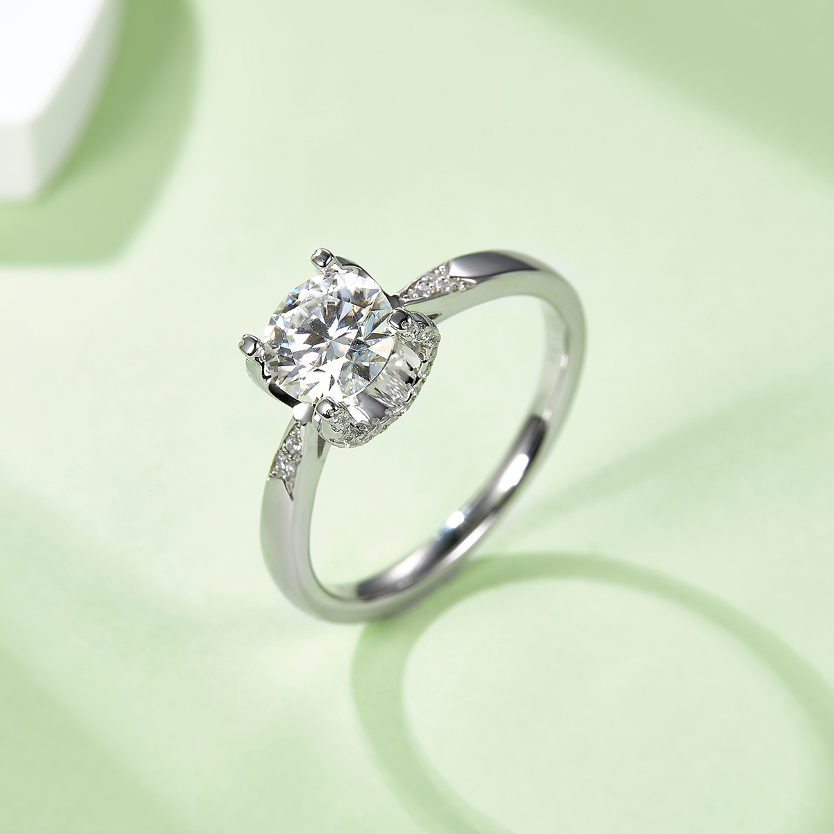 Straight Arm V-Face Micro-Set Bullhead S925 Silver Plated White Gold Moissan Diamond Women's Ring 1 Carat D