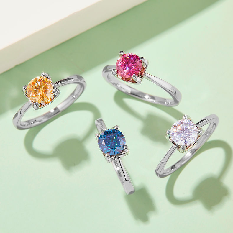 Straight Arm Classic Bullhead S925 Silver Plated White Gold Moissan Diamond Women's Ring 1 Carat D