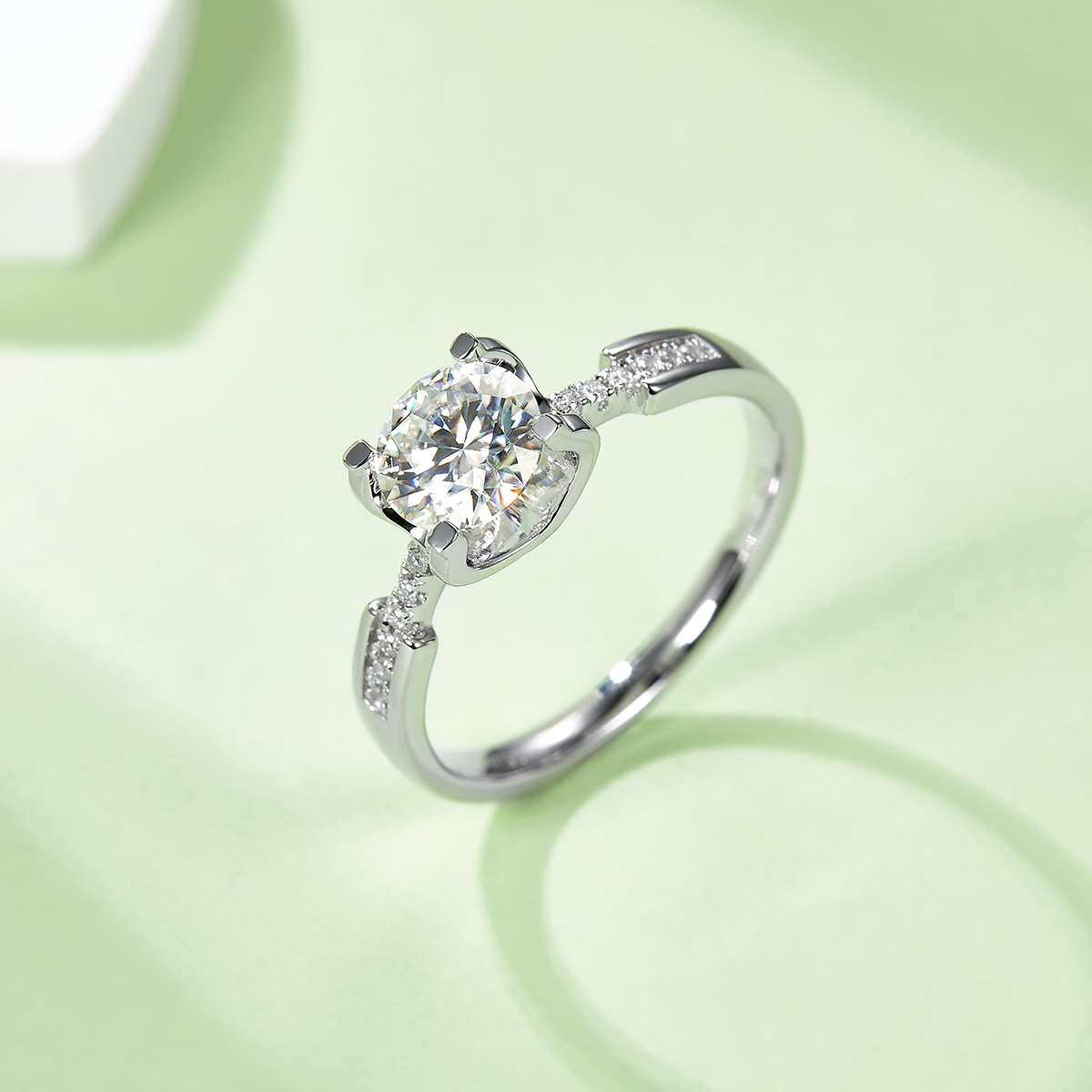 Straight arm micro-set cow head small waist S925 silver plated white gold moissanite diamond women's ring 1 carat D grade