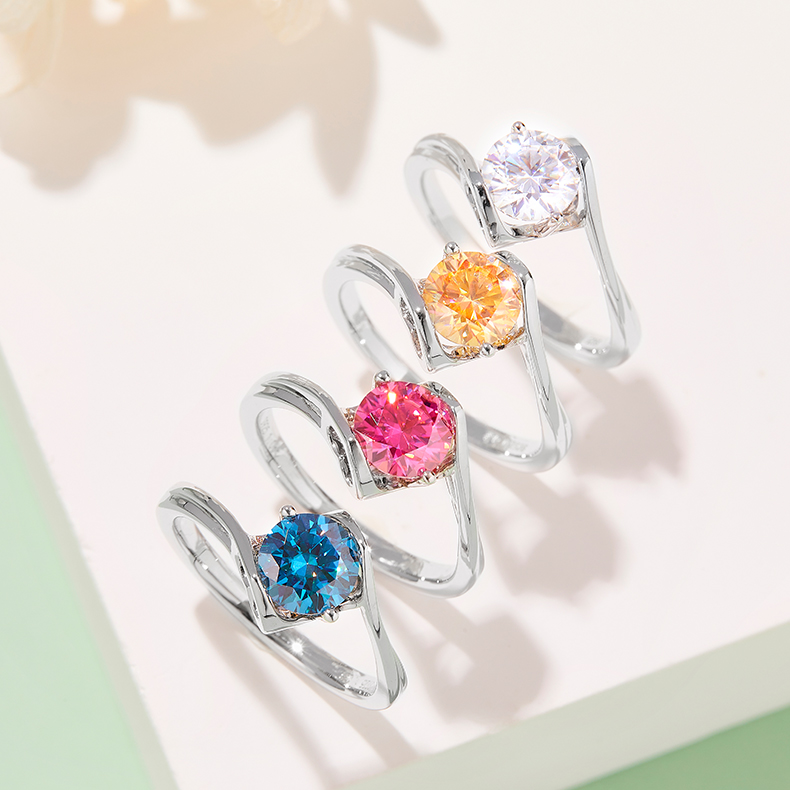 Twisted Arm Classic Angel's Kiss S925 Silver Plated White Gold Moissan Diamond Women's Ring 1 Carat Grade D