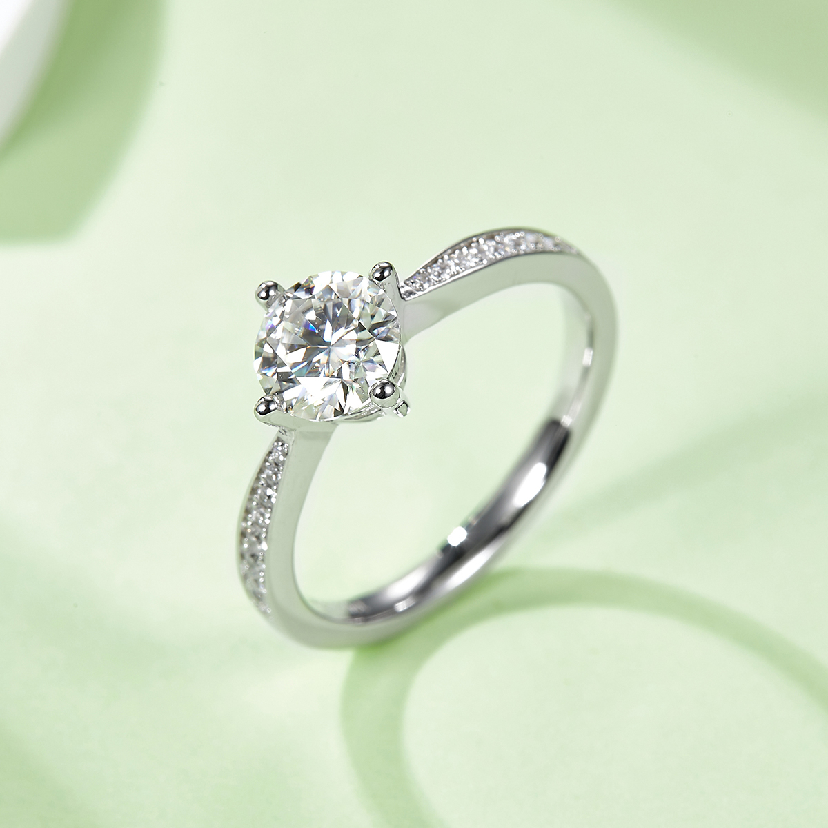 Straight Arm Micropavé Four Prong S925 Silver Plated White Gold Moissan Diamond Women's Ring 1 Carat D