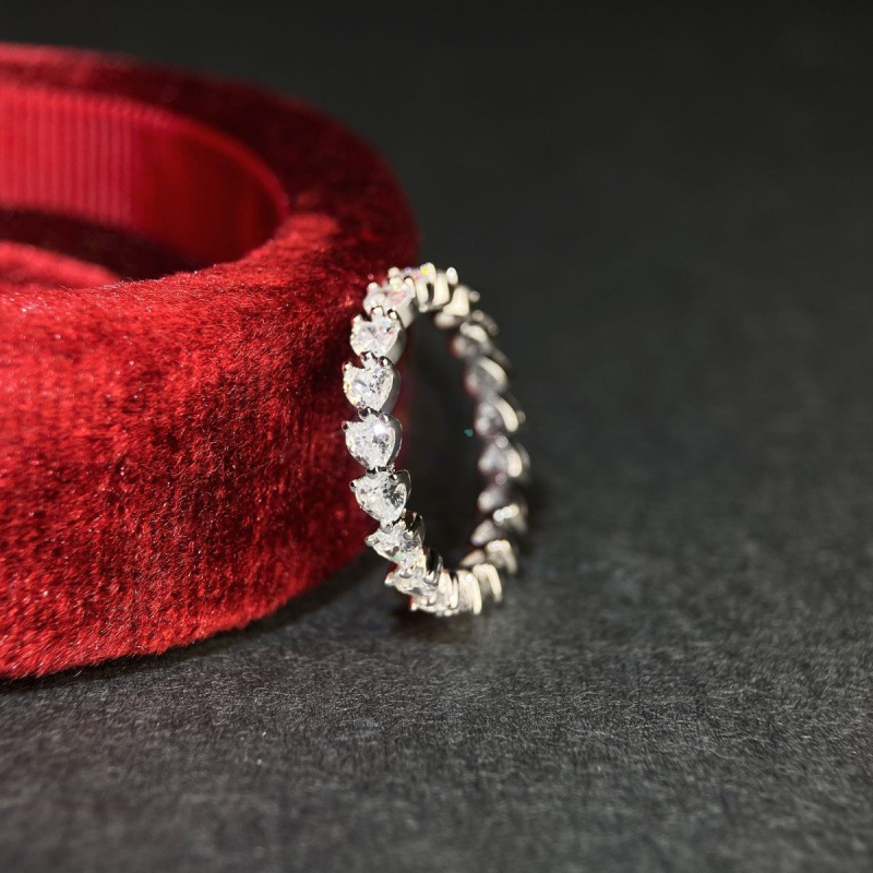S925 Sterling Silver Heart Ring for Women Full Diamond Heart-shaped Band Ring Full Circle Luxurious Small Diamond Ring Simple Versatile Stackable Ring