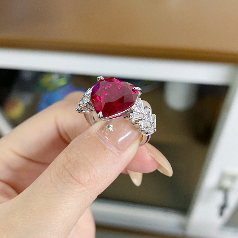 S925 Sterling Silver Color-Changing Heart Red Corundum Ring