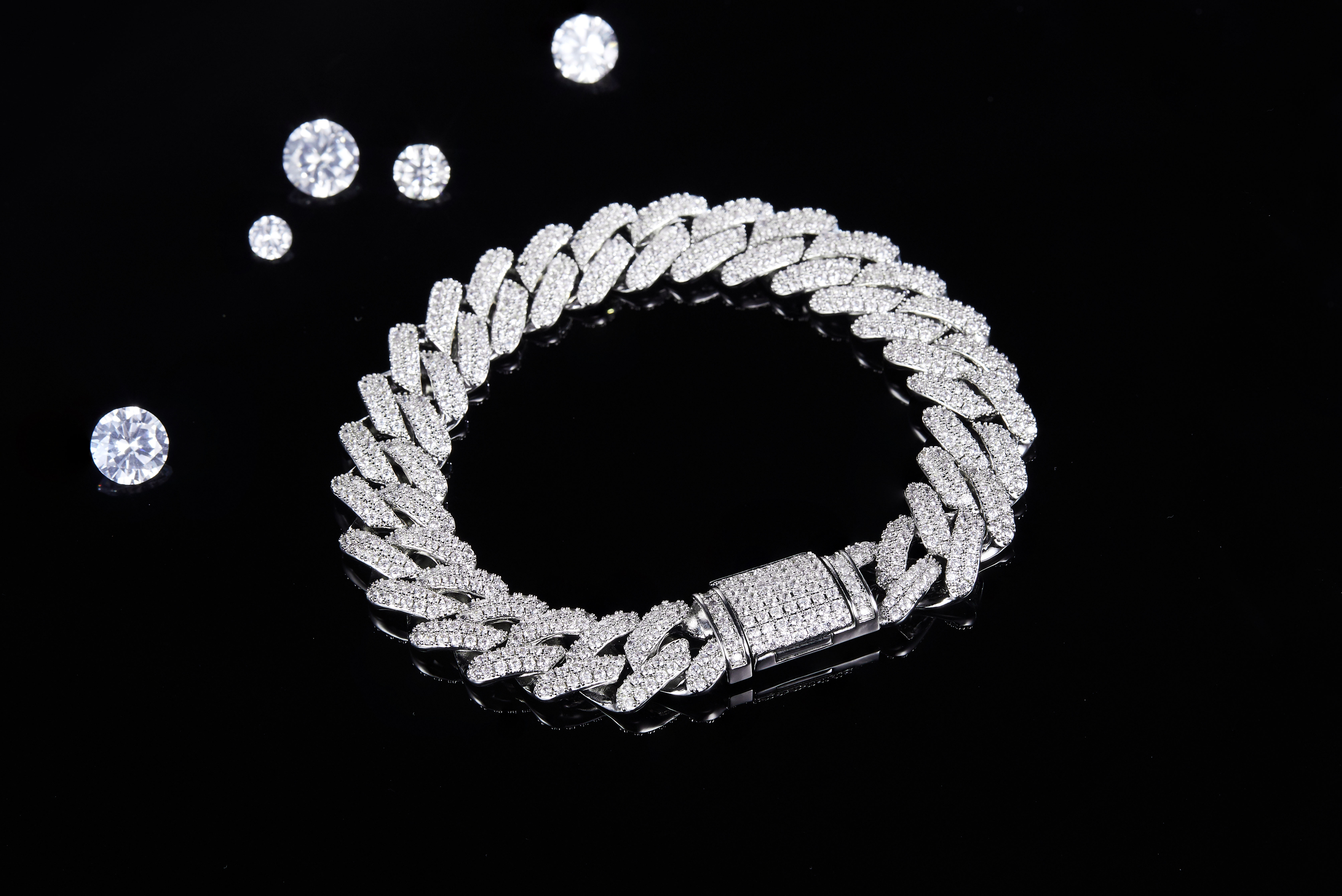 14mm Wide Cuban Chain S925 Silver with Moissan Diamonds Criolite Round White DVVS