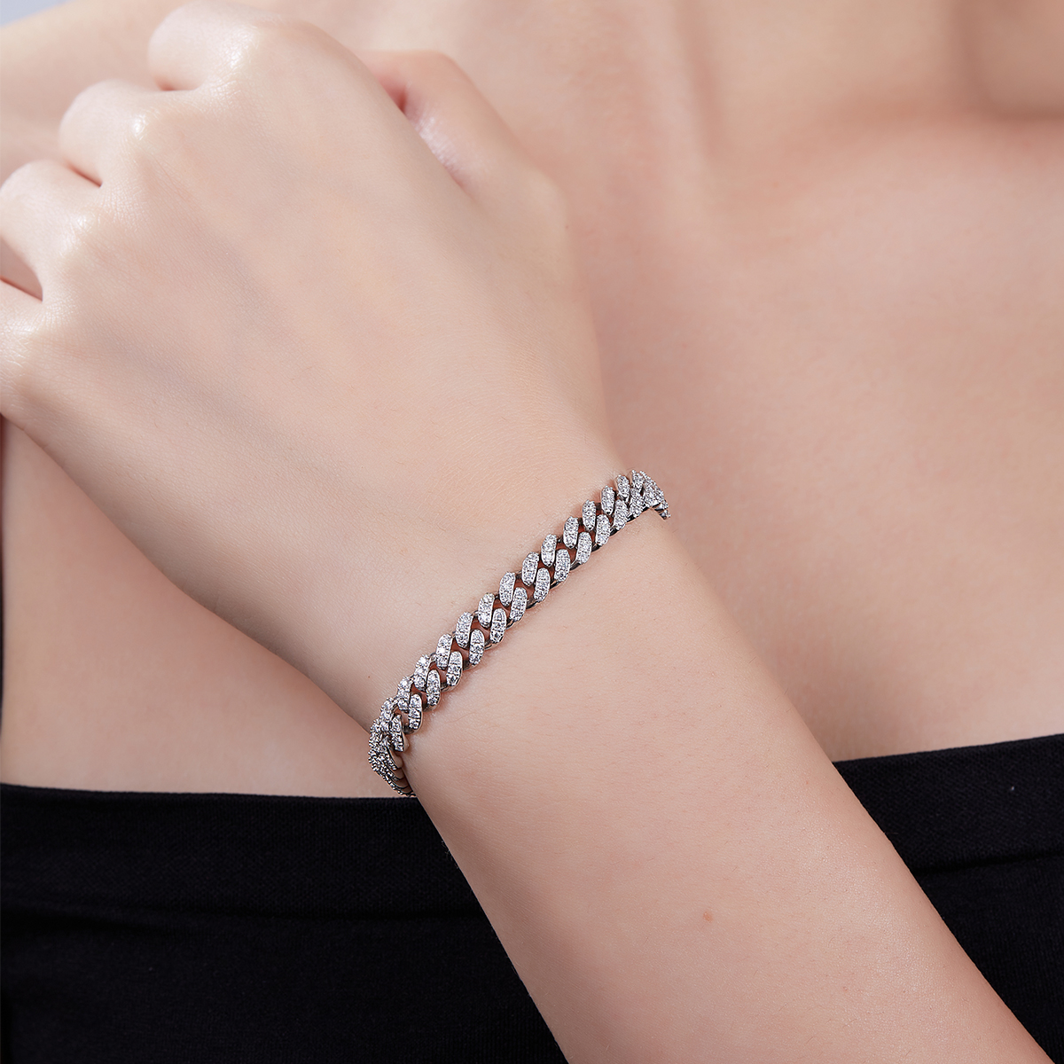 6mm wide Cuban chain S925 silver with moissanite round white DVVS