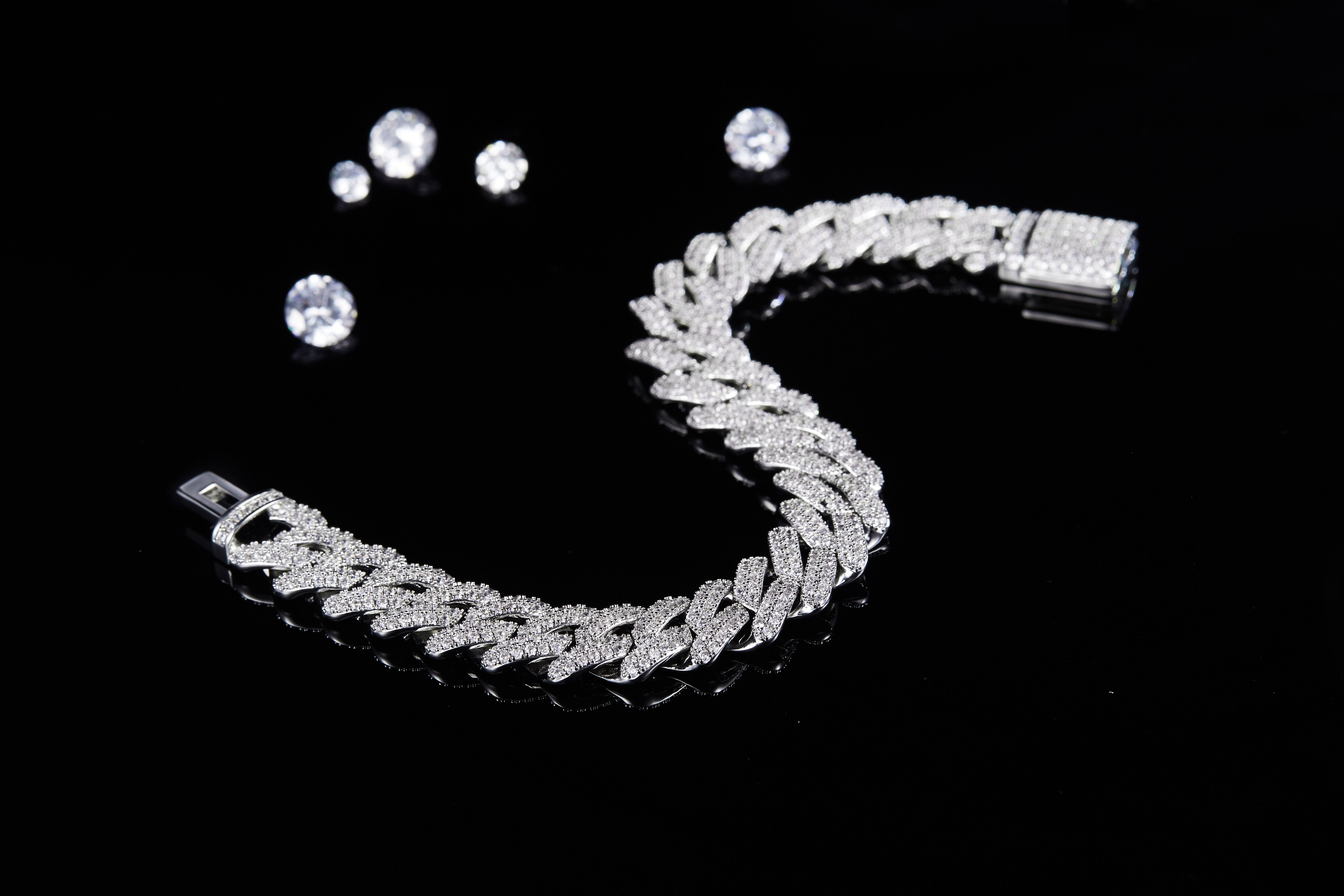14mm Wide Cuban Chain S925 Silver with Moissan Diamonds Criolite Round White DVVS