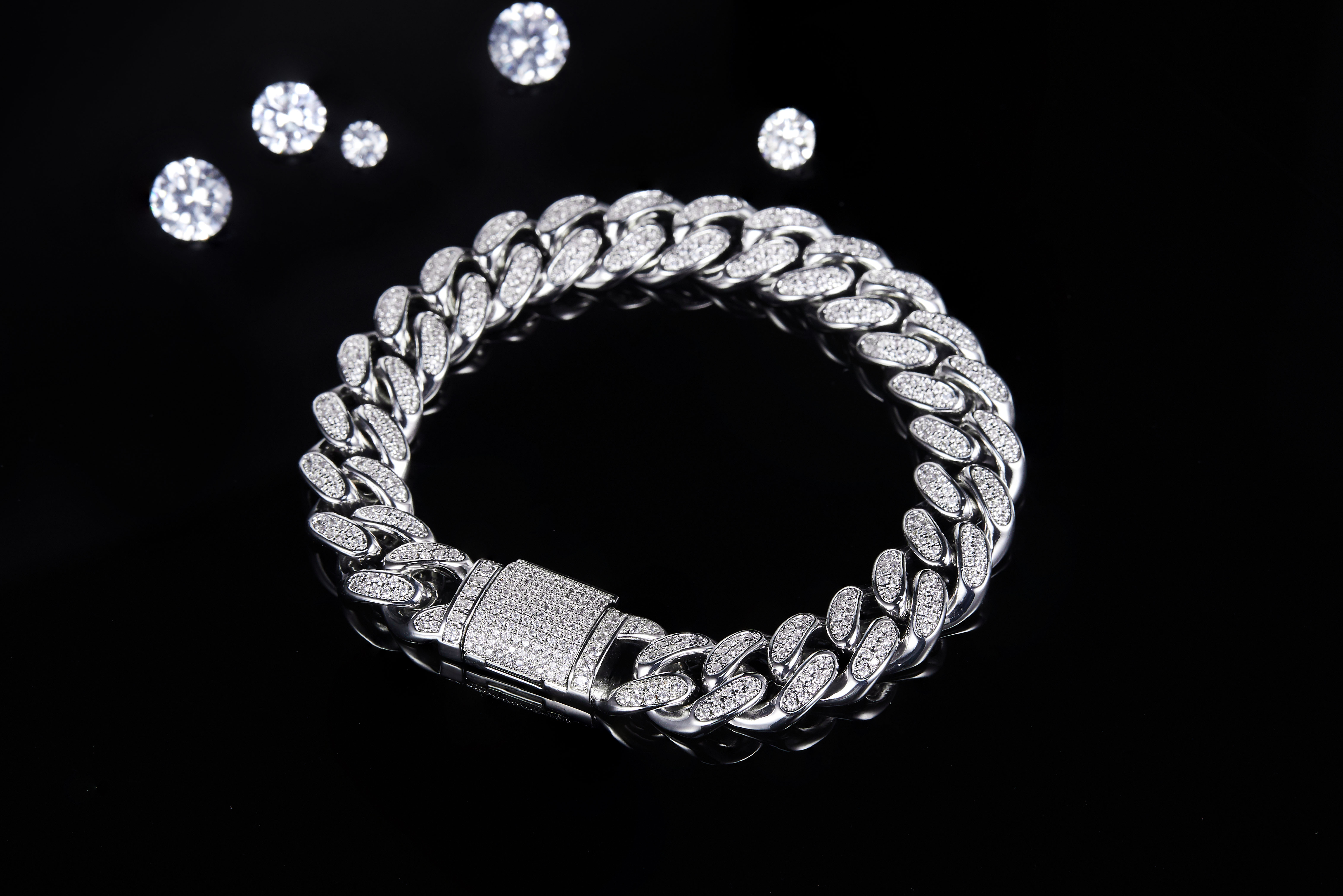 12mm wide Cuban Chain S925 Silver with Moissan Diamonds Criolite Round White DVVS