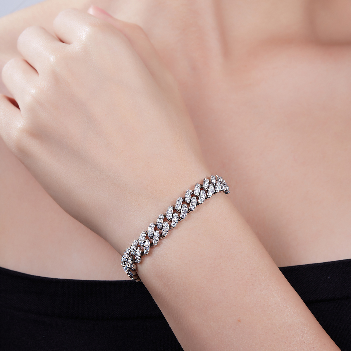 8mm wide Cuban chain S925 silver with moissanite diamonds centigrade round white DVVS