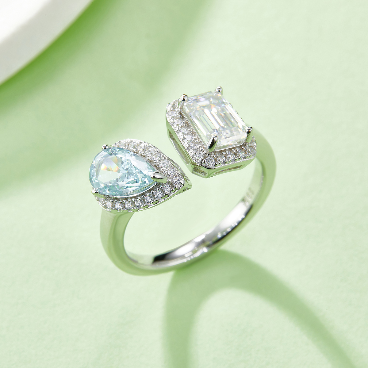 Pear Ice Cut AND Baguette Moissanite Diamond S925 Silver Plated White Gold Women's Ring 1 Carat Grade D