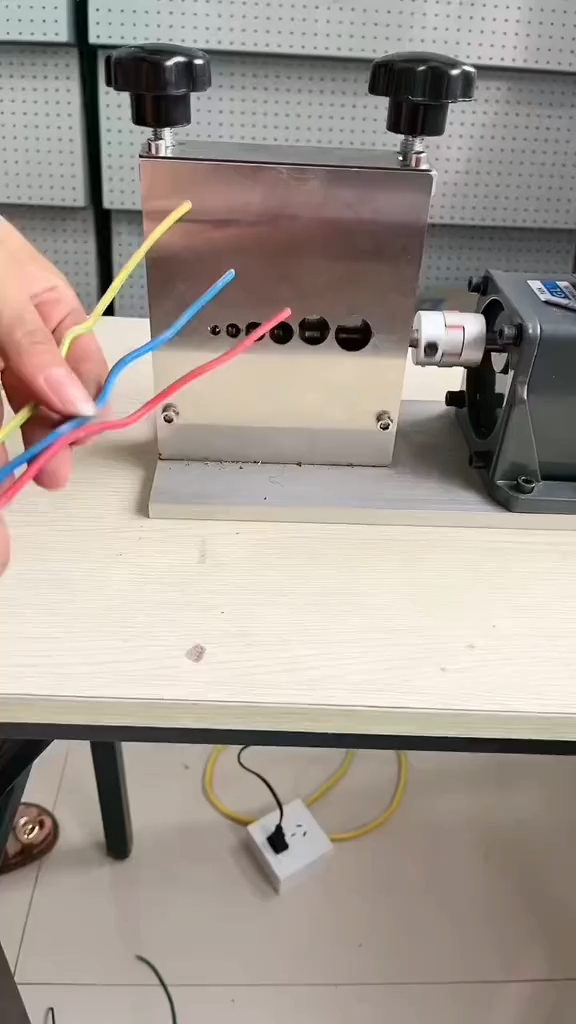 Electric Wire Stripping