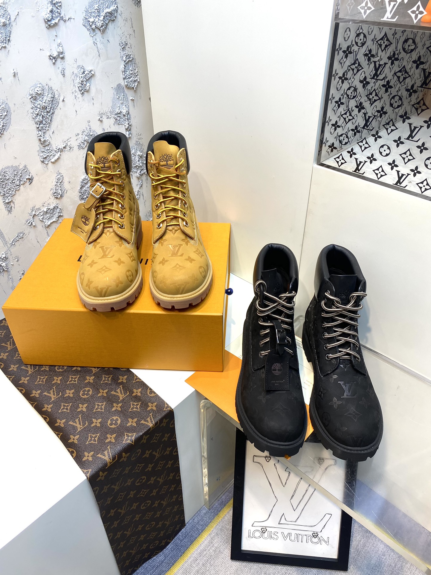 lv tims boot 2 colors