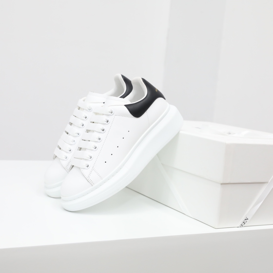 Alexander McQueen Shoes Oversized Sneaker black withe