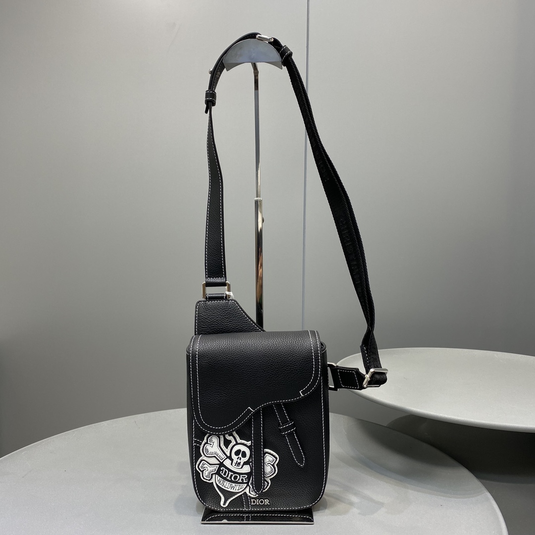 dior saddle bag